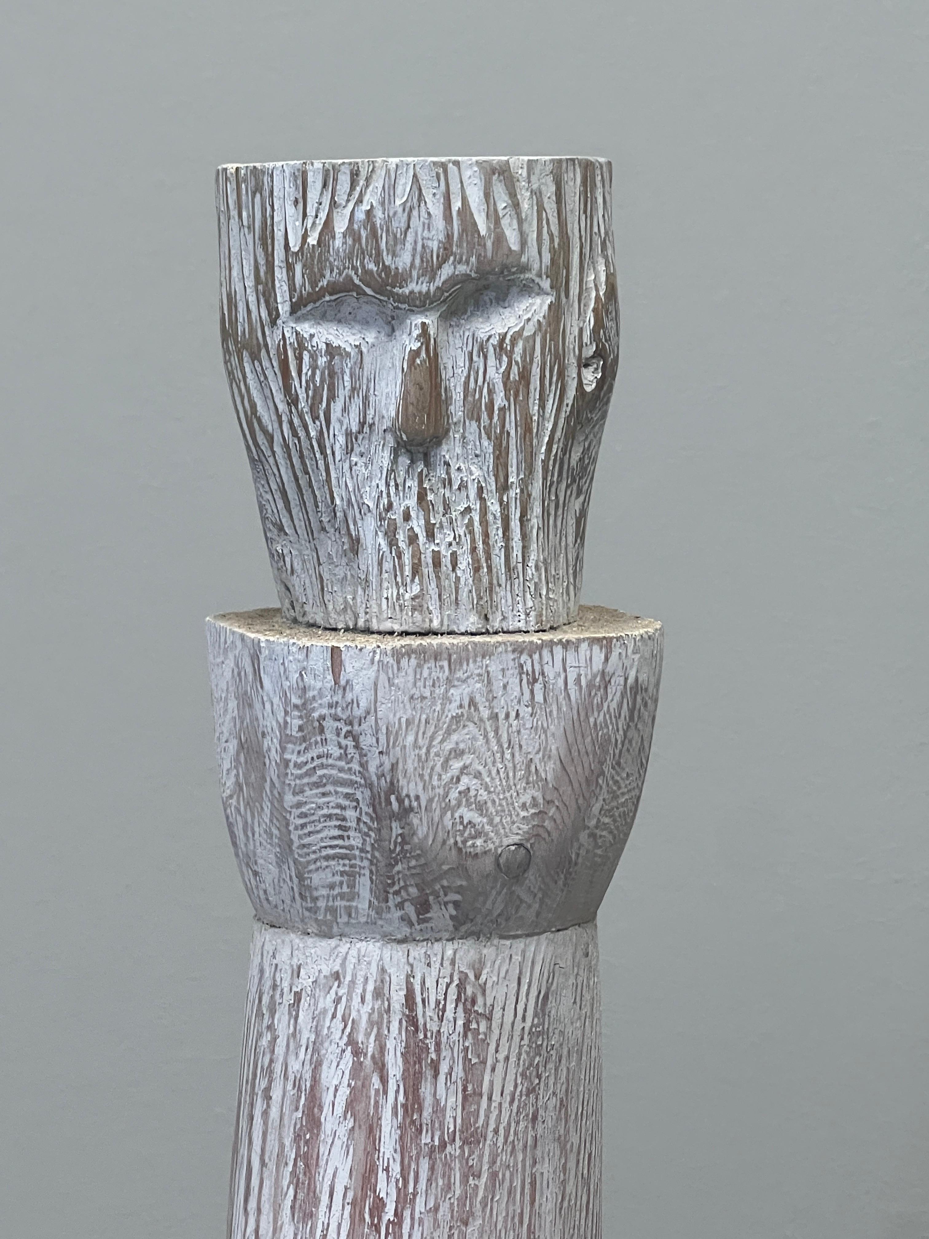Legno Coppia di sculture totem di Meyer R. Wolfe, anni '70 in vendita