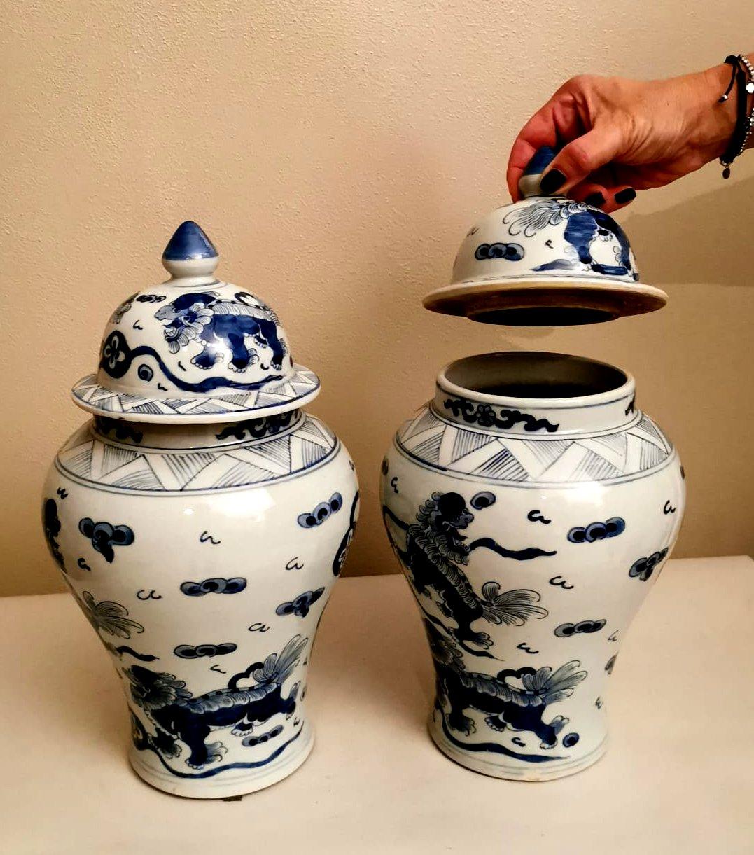 Pair of Traditional Chinese Vases with Lid and Cobalt Blue Decorations 7