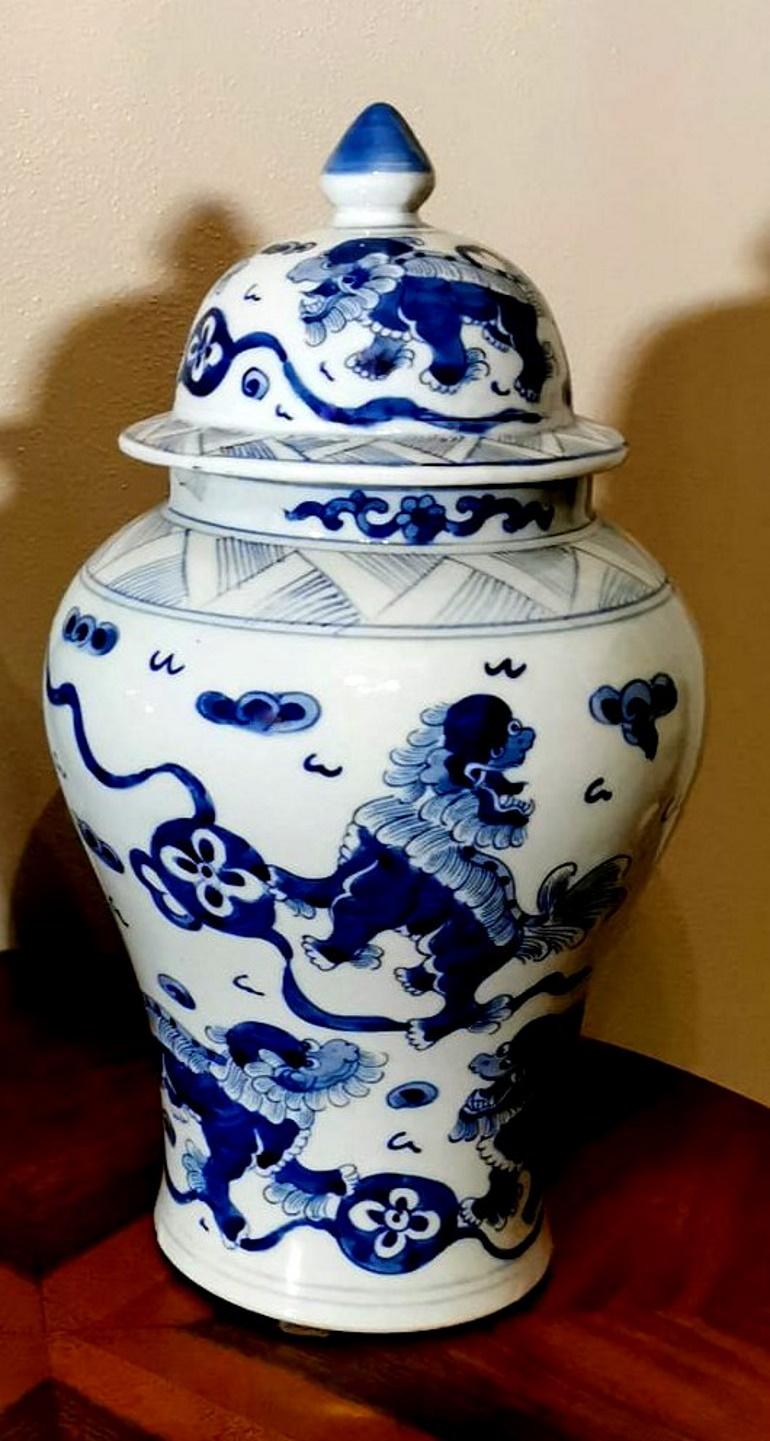 Hand-Painted Pair of Traditional Chinese Vases with Lid and Cobalt Blue Decorations