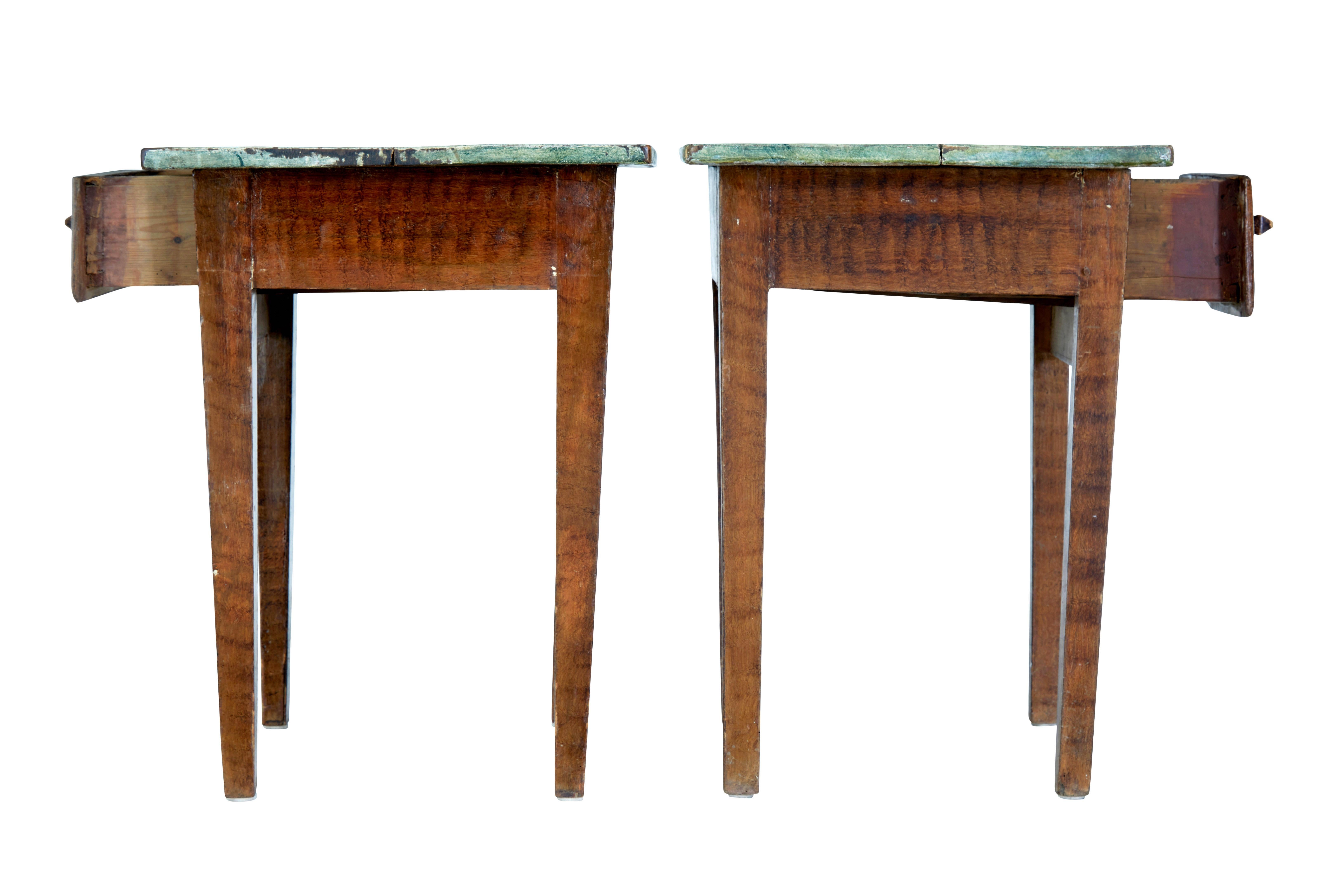 19th Century Pair of Traditional Painted Swedish Side Tables For Sale