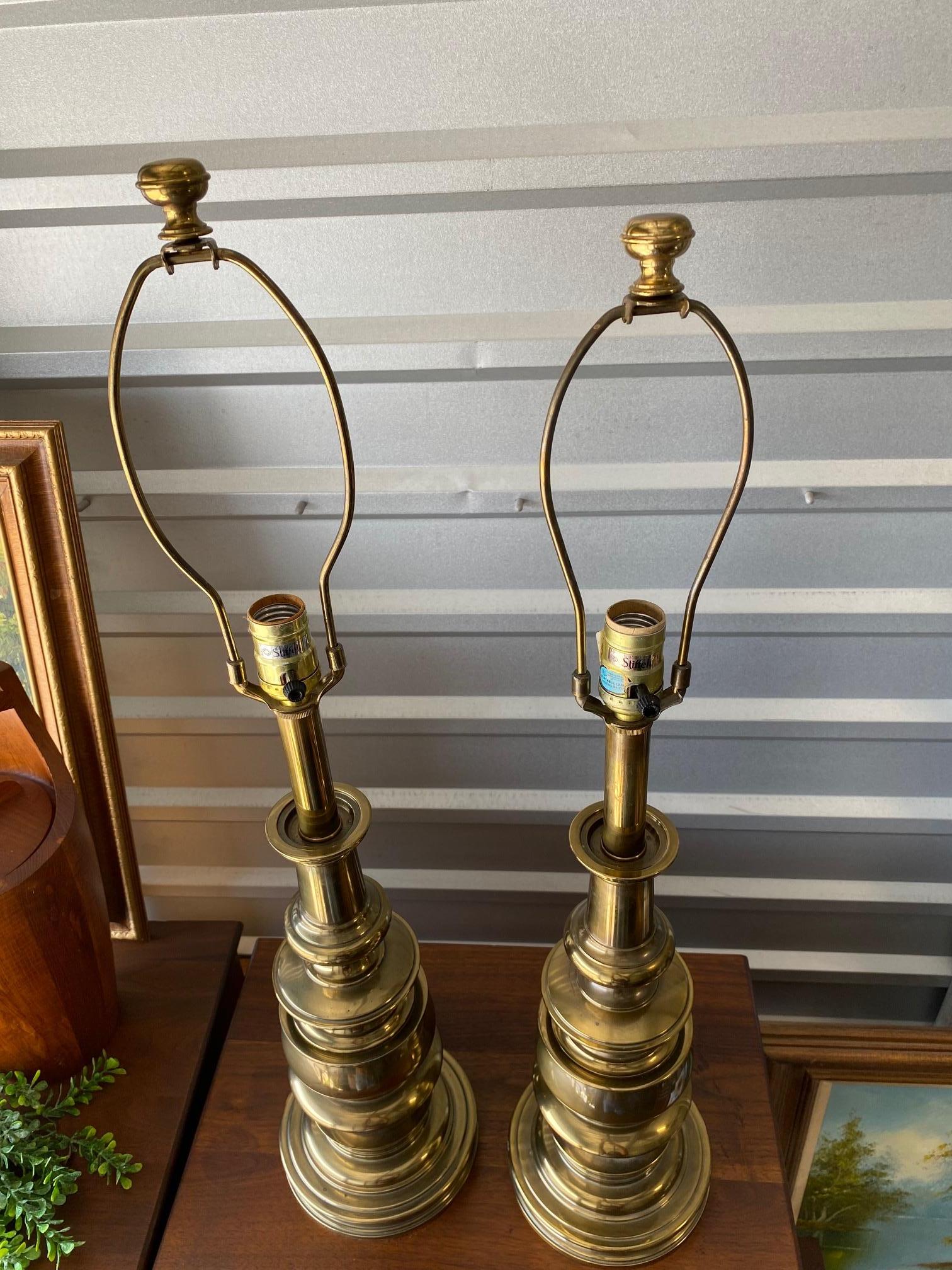 Pair of Traditional Vintage Brass Gold Table Lamps by Stiffel 1