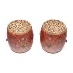 Paar von Trailing Vines bemalte chinesische Trommeln