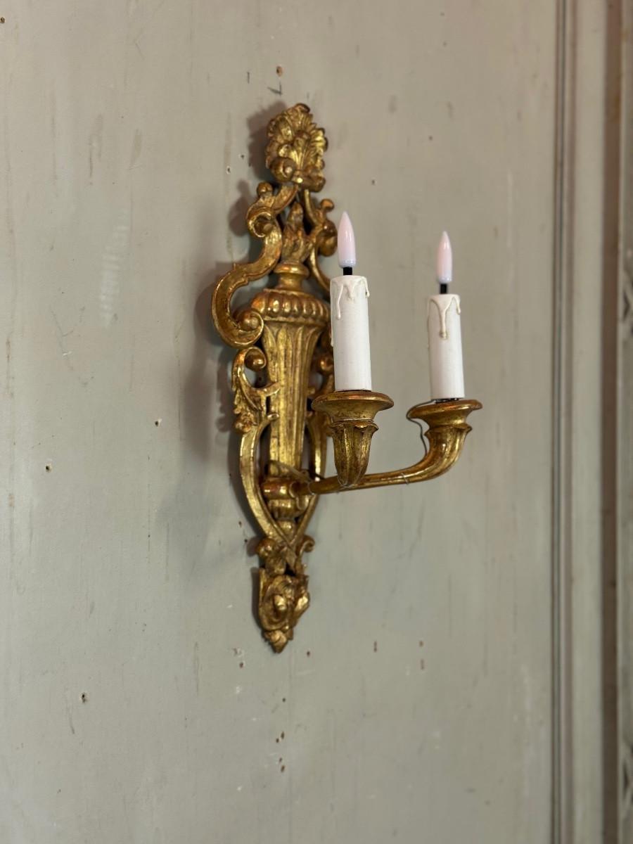 Argento Coppia di applique in legno dorato in stile di transizione, circa 1900 in vendita