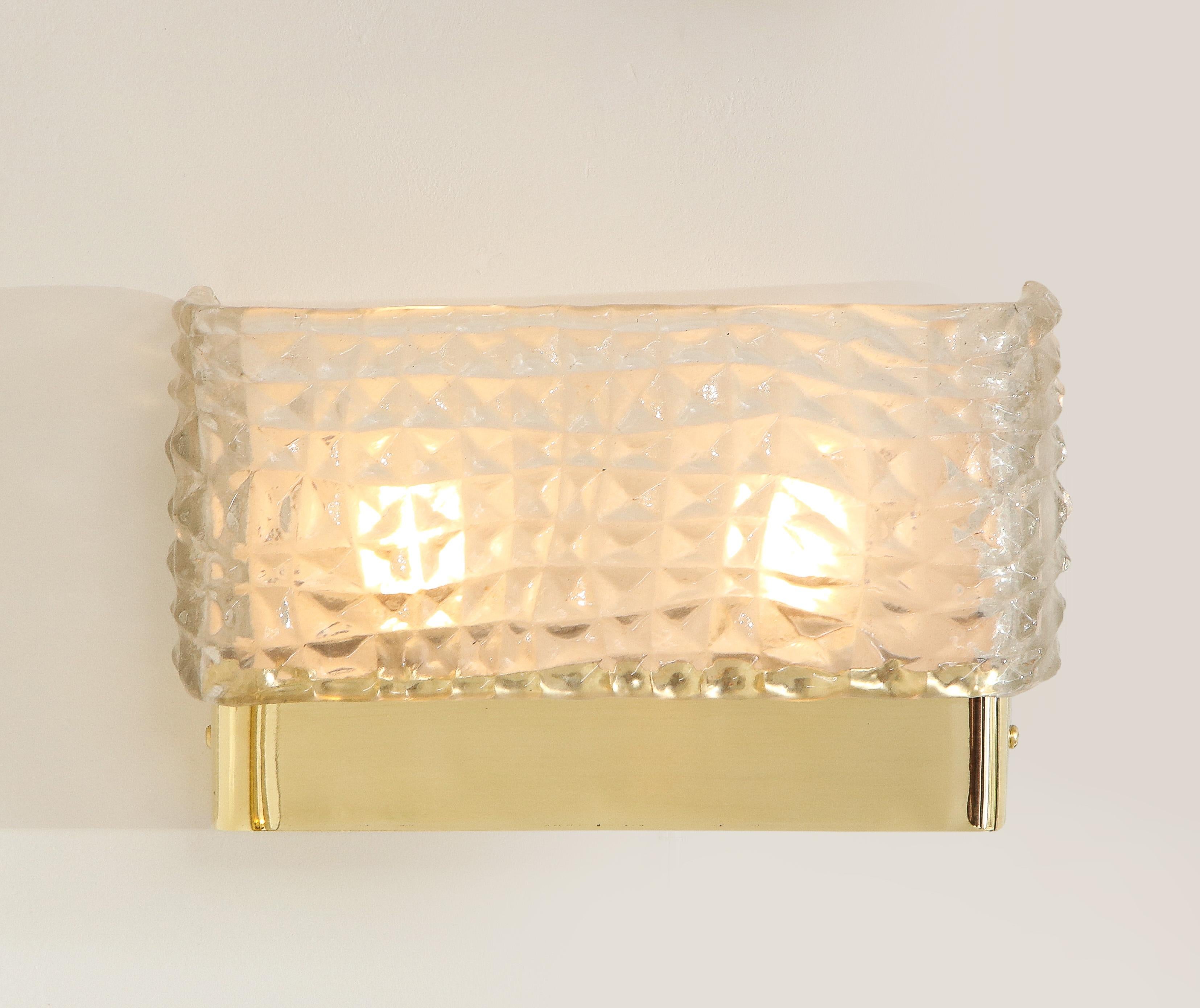 Hand-Crafted Pair of Rectangular Clear Textured Murano Glass and Brass Sconces, Italy For Sale