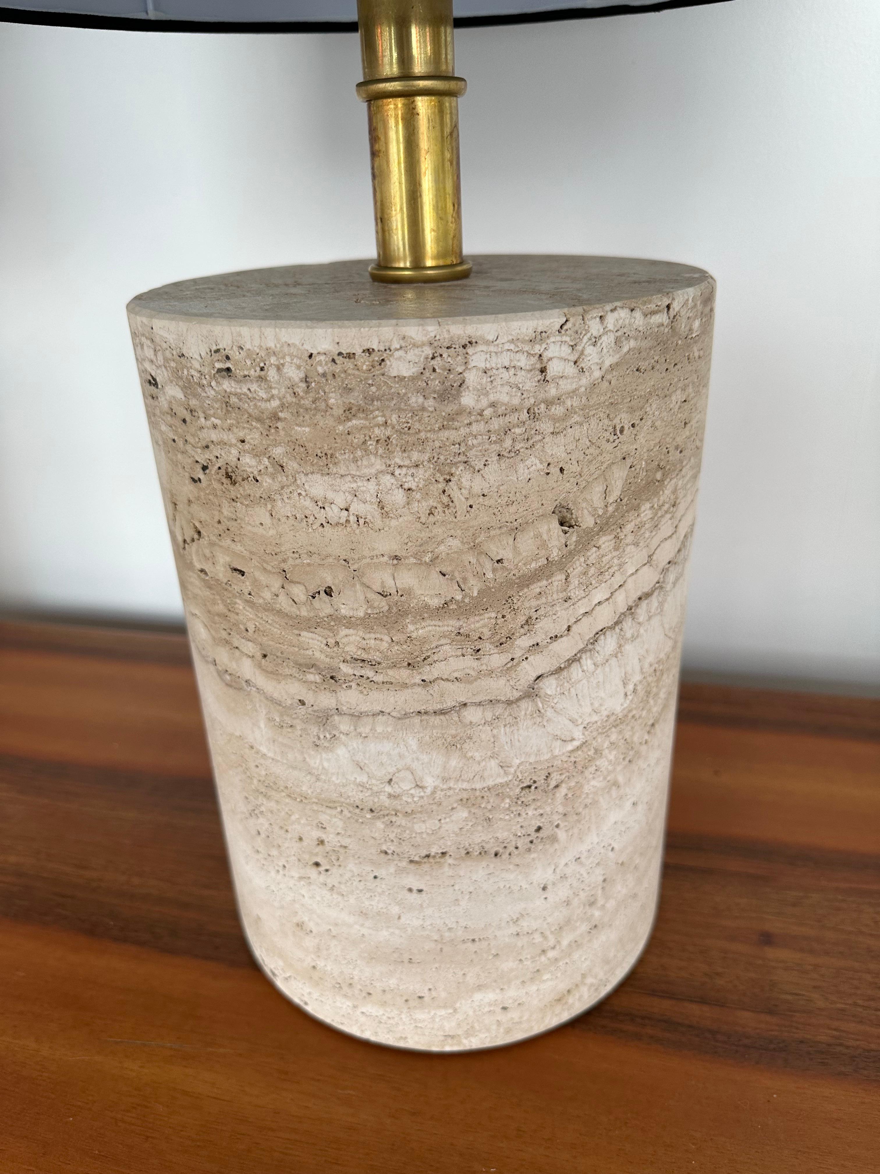 Contemporary Pair of Travertine and Brass Lamps For Sale 5