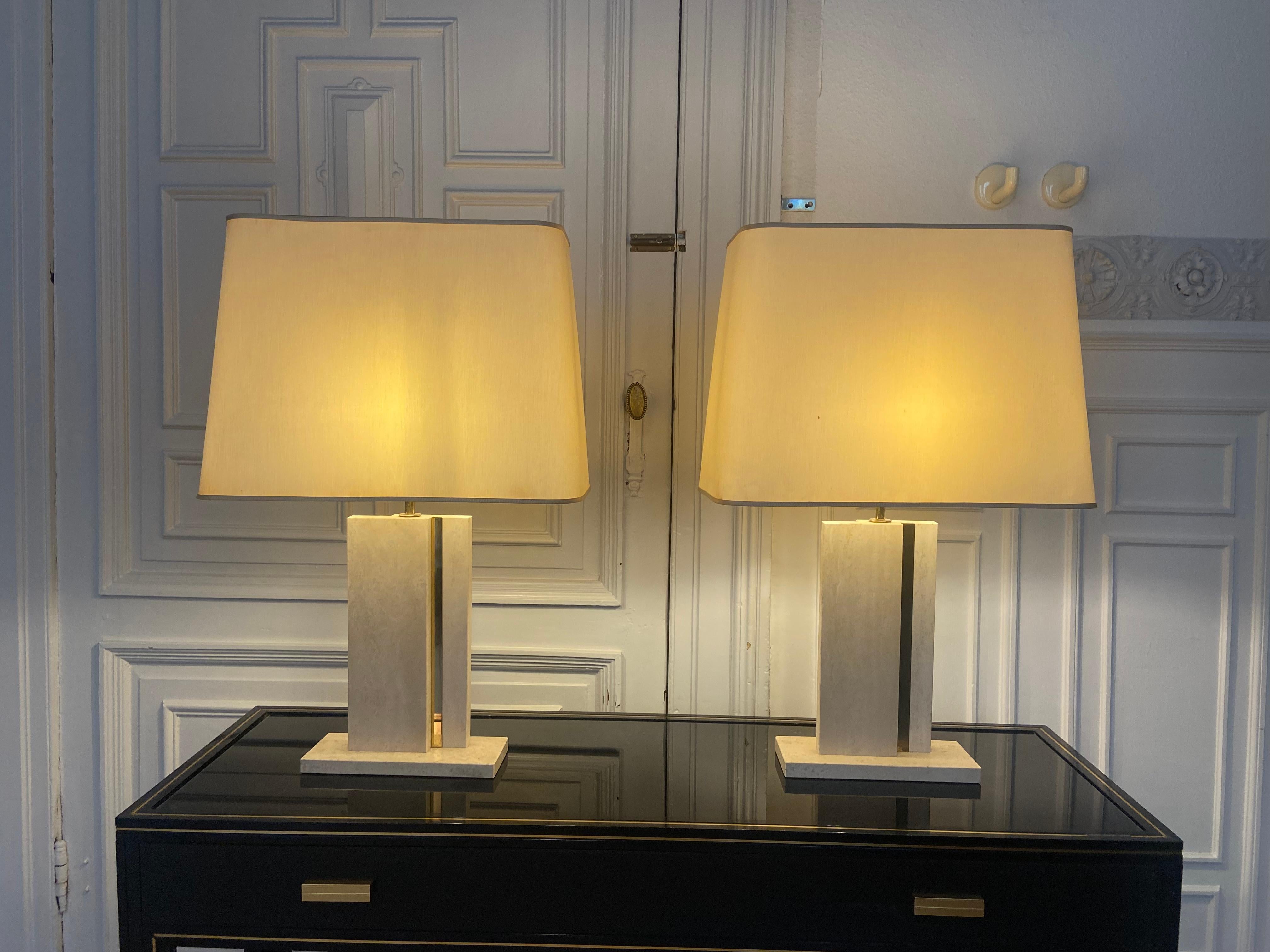 Mid-Century Modern  Pair of travertine and brass lamps For Sale