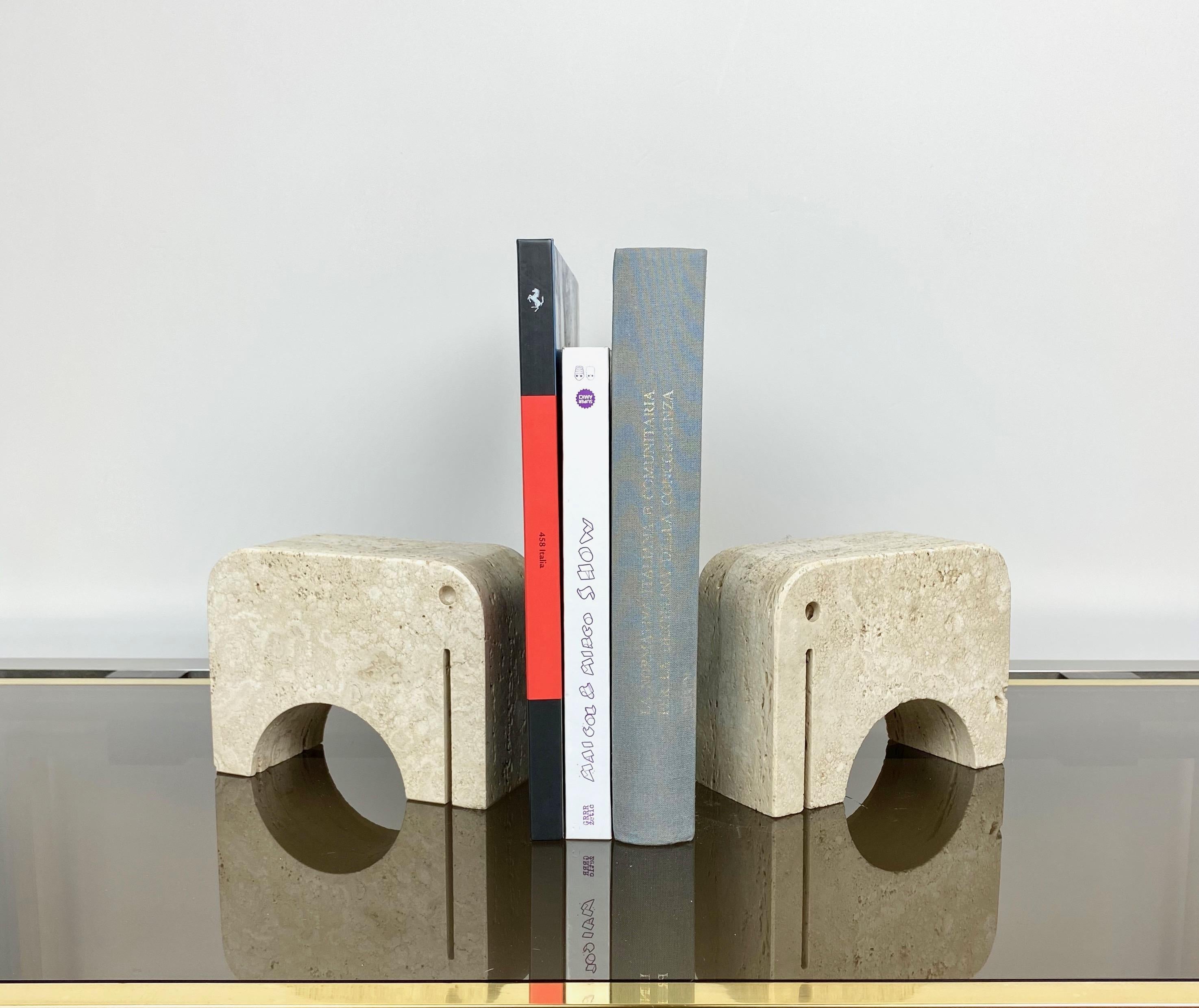 Late 20th Century Pair of Travertine Bookends Elephant Sculpture by Fratelli Mannelli, Italy 1970s