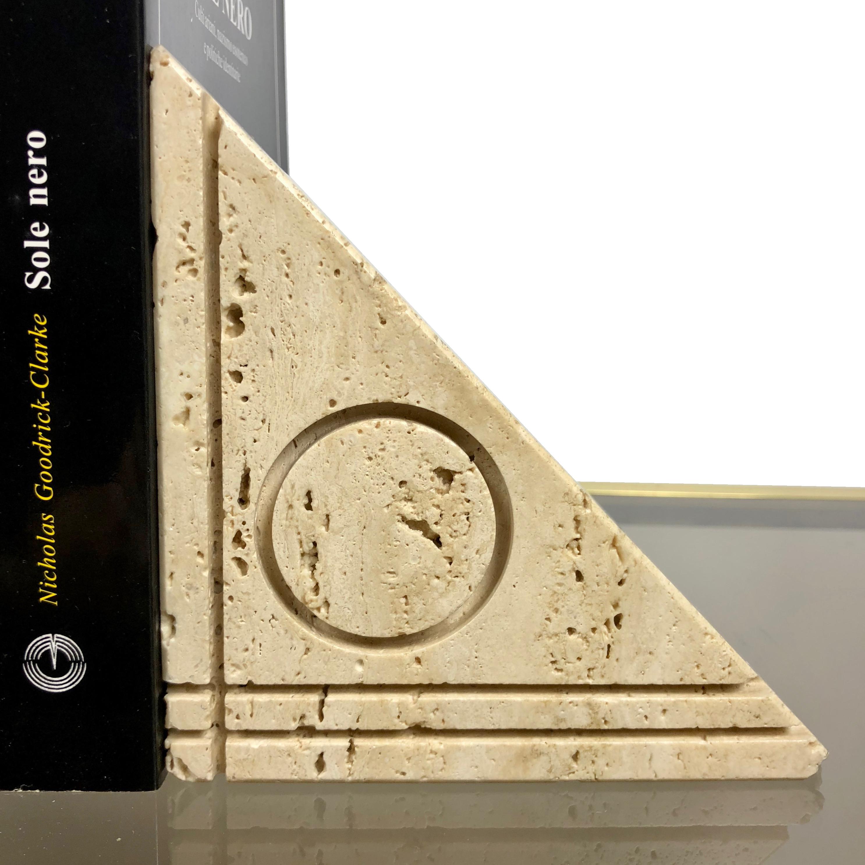 Pair of Travertine Bookends in the Style of the Italian Angelo Mangiarotti 1970s In Good Condition In Rome, IT