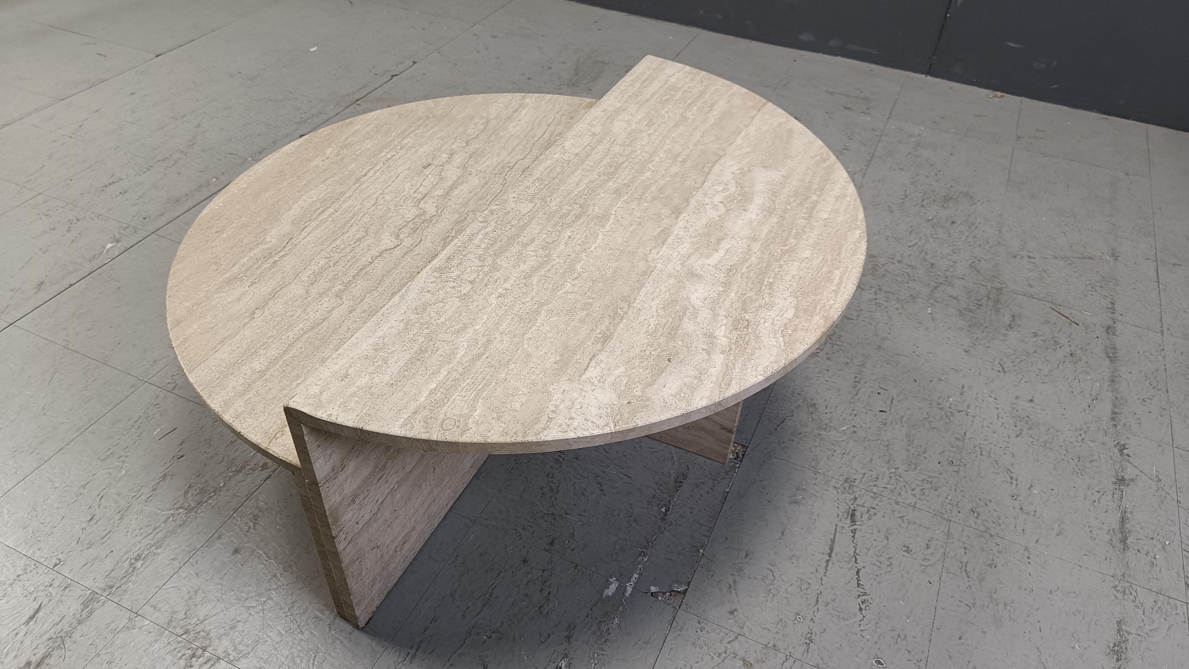 Paire de tables basses en travertin, années 1970 en vente 2