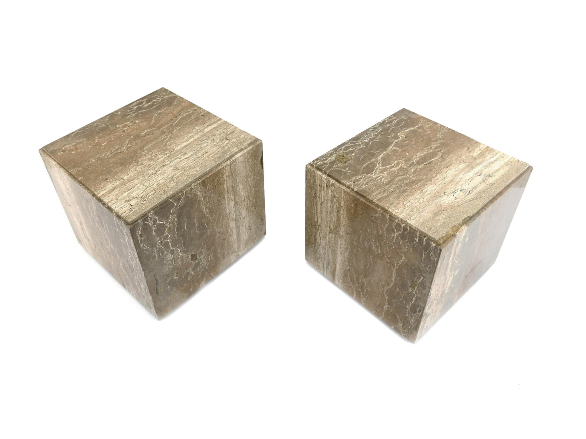 Pair of Travertine Cube Side Tables in the Style of Willy Rizzo In Good Condition In New York, NY