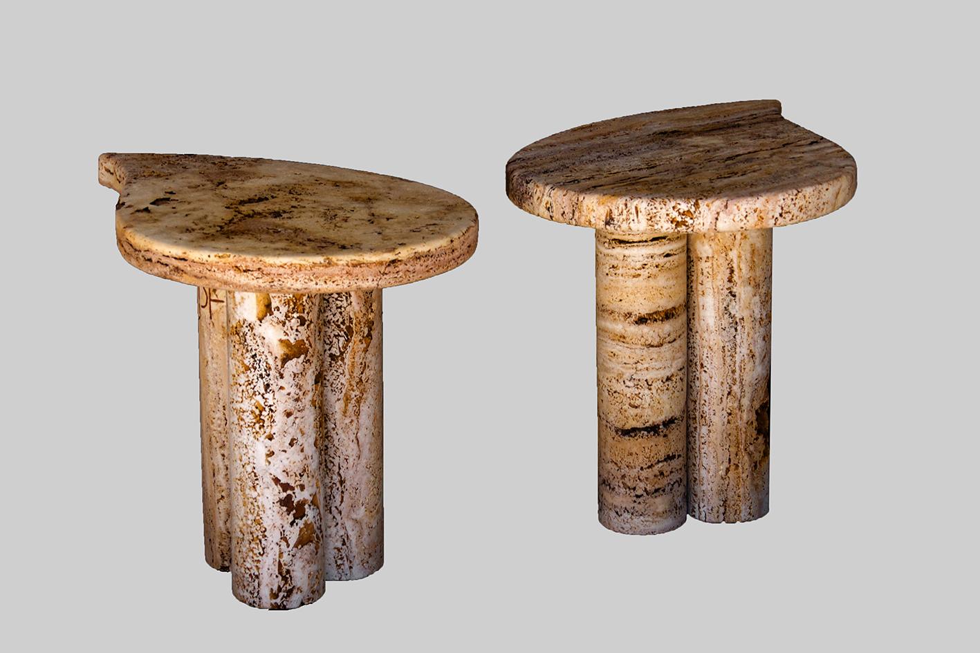 Pair of travetin tables with drop top and three cylindrical feet.
Signed by the artist.
Perfect condition.