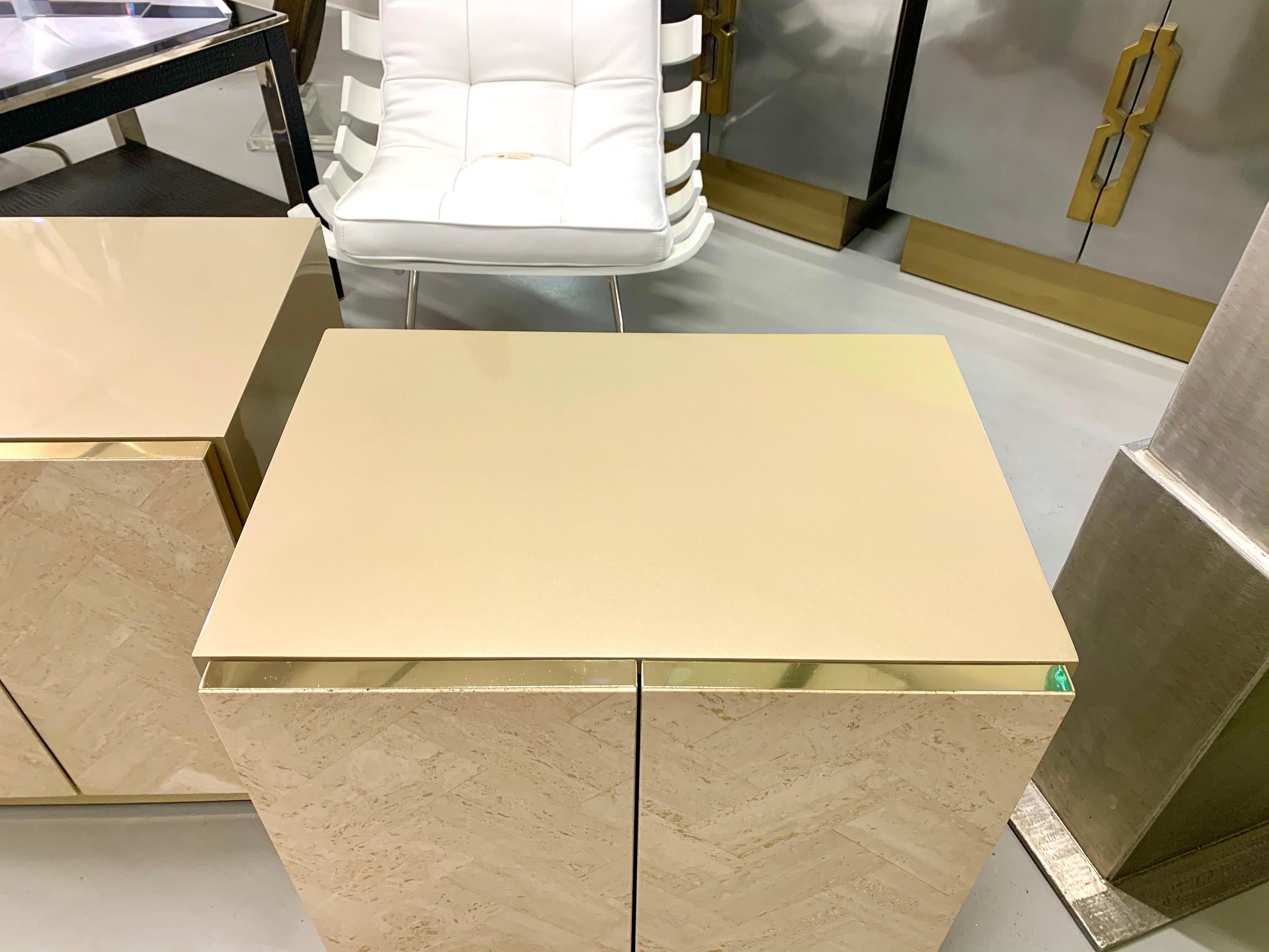 Machine-Made Pair of Travertine Front Nightstands For Sale
