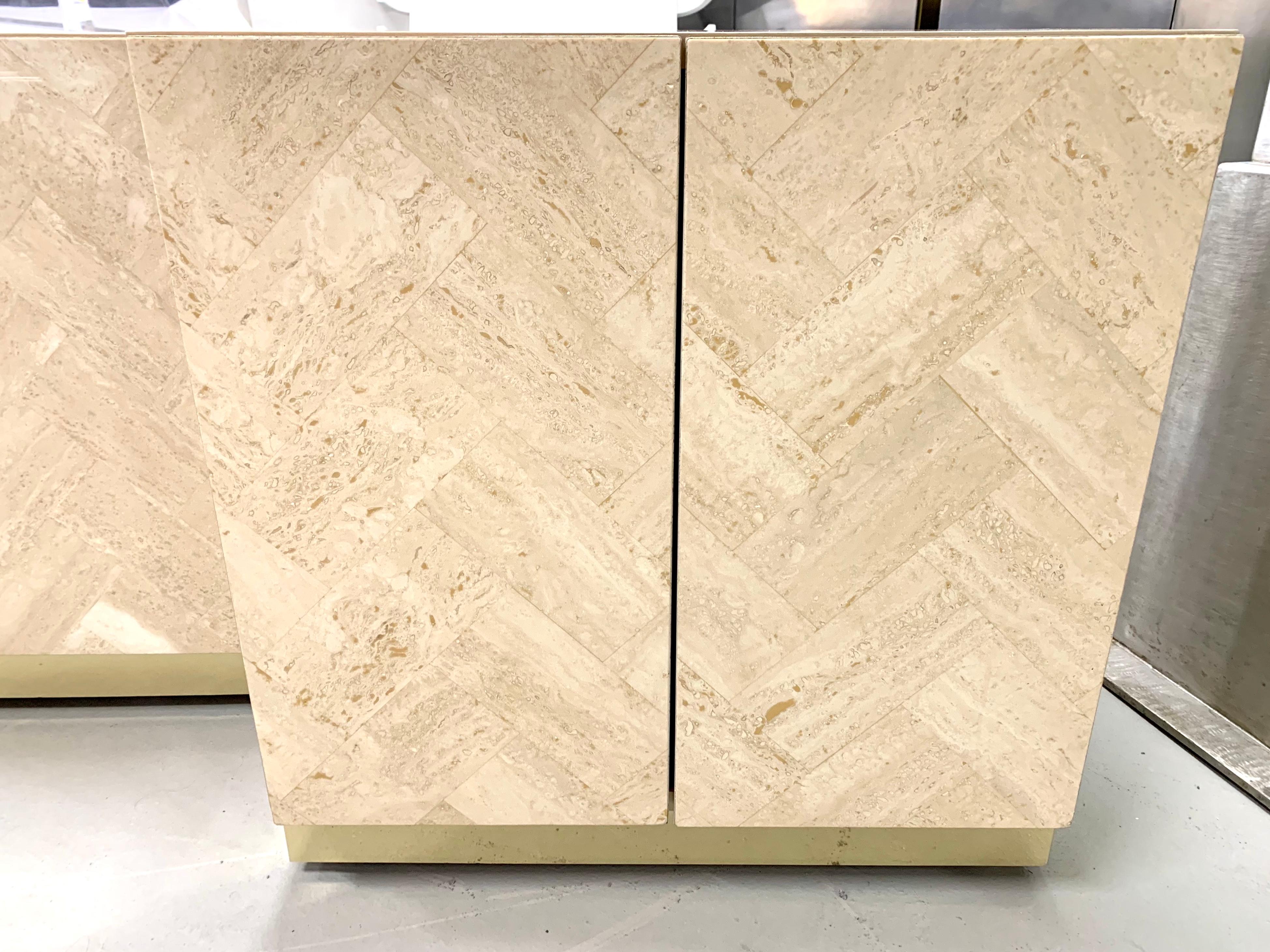 Pair of Travertine Front Nightstands In Good Condition For Sale In Palm Springs, CA