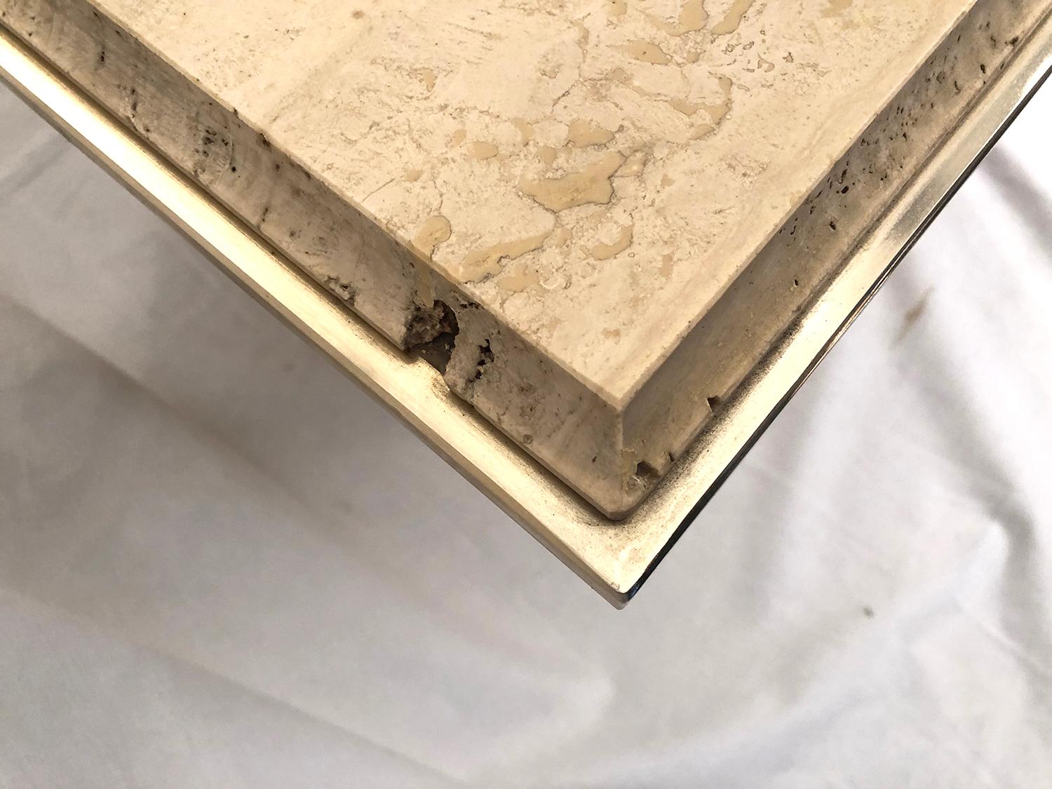 Pair of Travertine Gilt Brass End Tables, 1970s In Good Condition For Sale In Brussels, Brussels