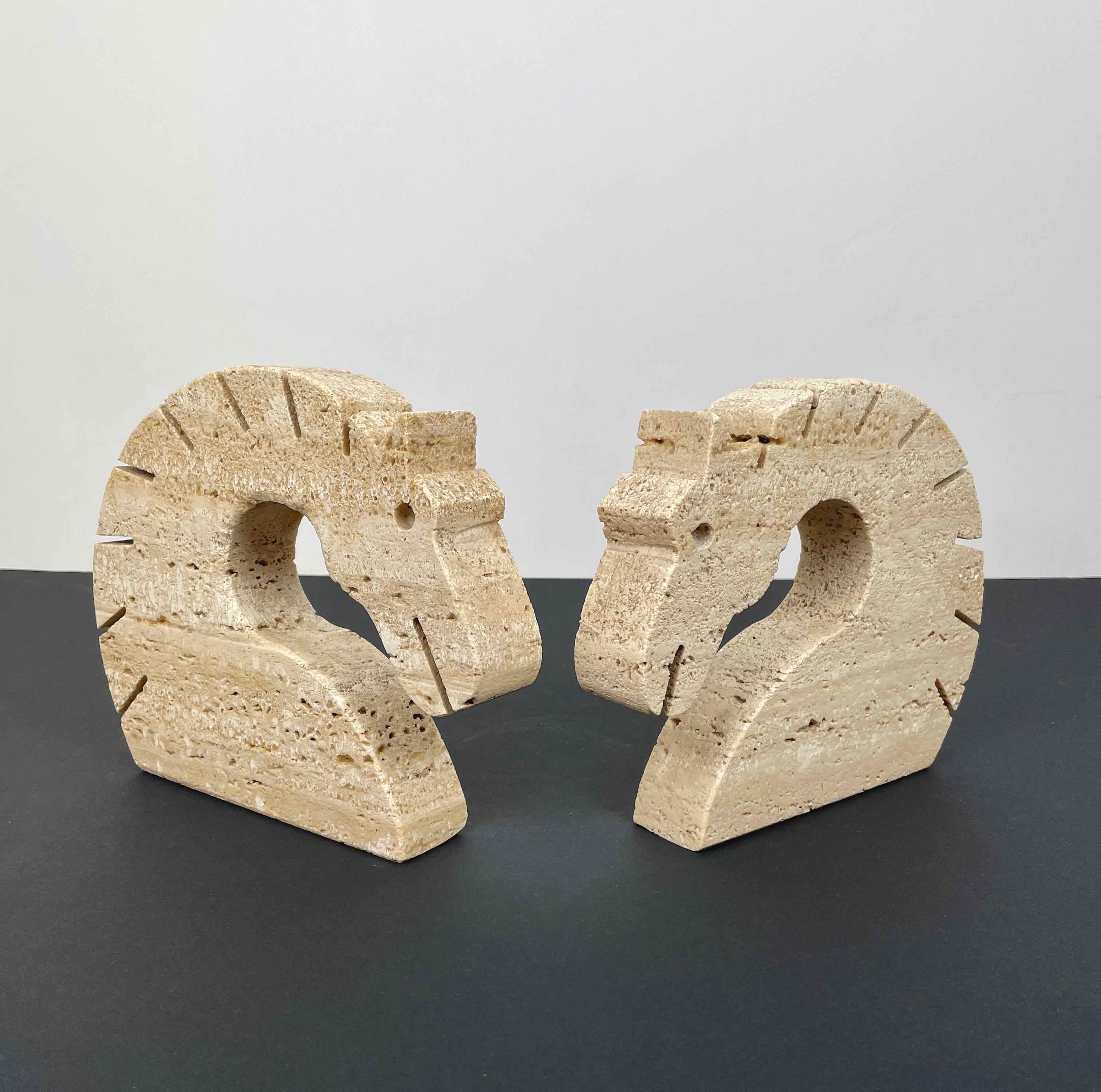 Pareja de Sujetalibros Caballo de Travertino Portacartas de Fratelli Mannelli Italia Años 70 en venta 1