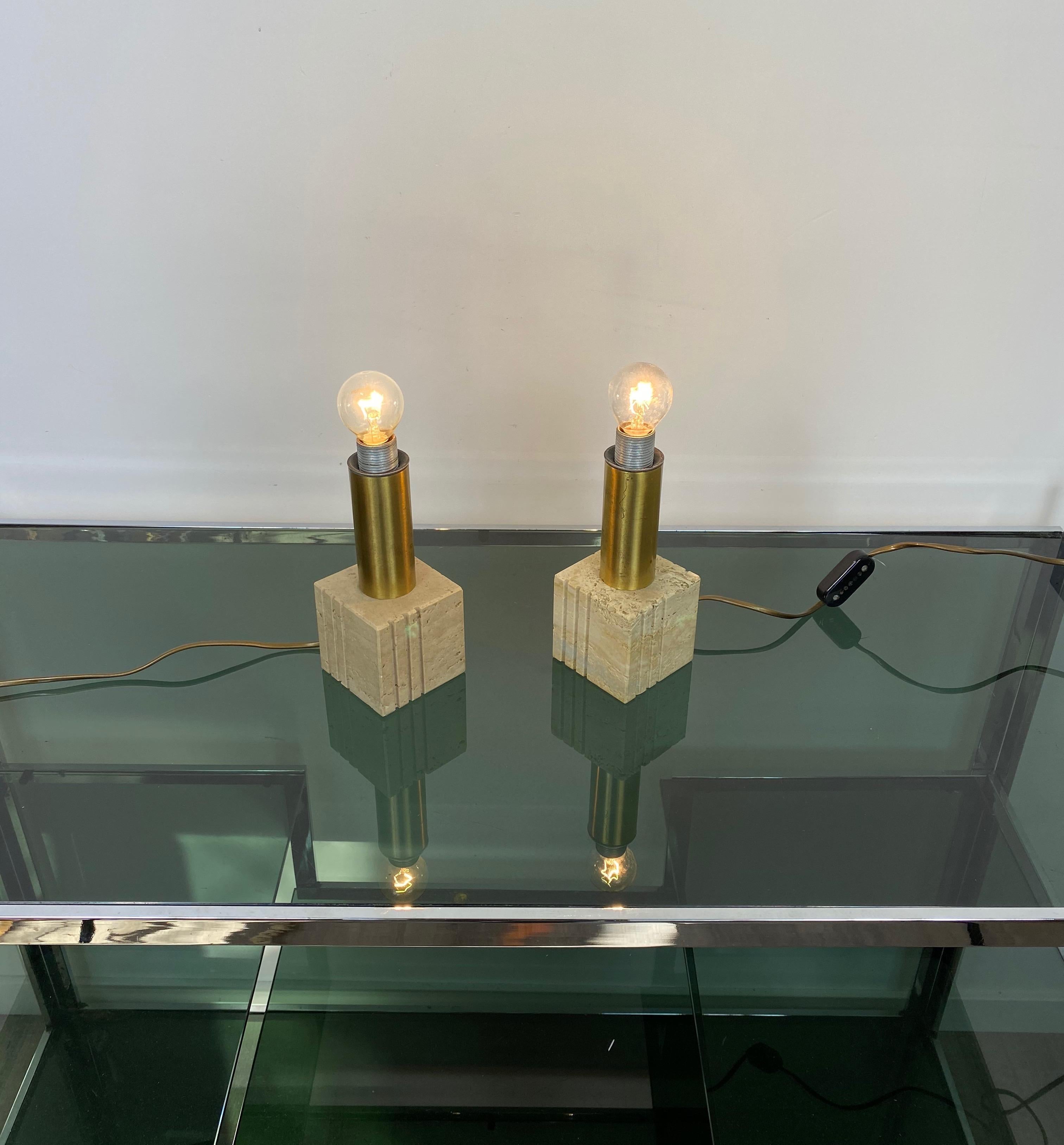 Pair of Travertine Marble and Brass Table Lamp by Fratelli Mannelli Italy 1970s For Sale 4