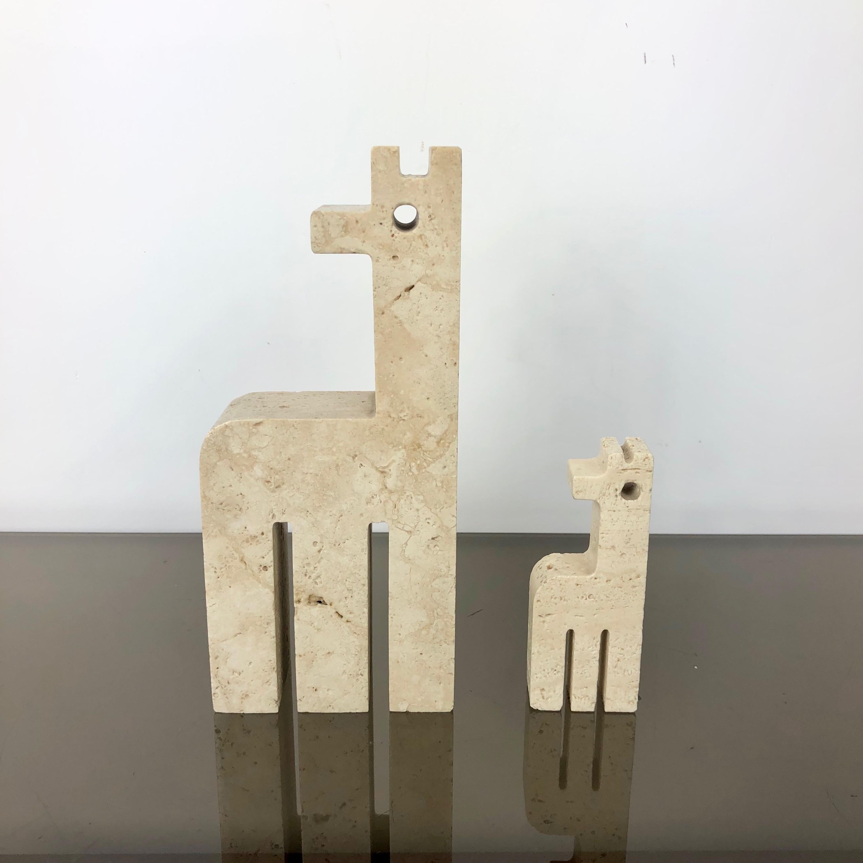 Mid-Century Modern Pair of Travertine Marble Paperweight Giraffe by Fratelli Mannelli, Italy, 1970s