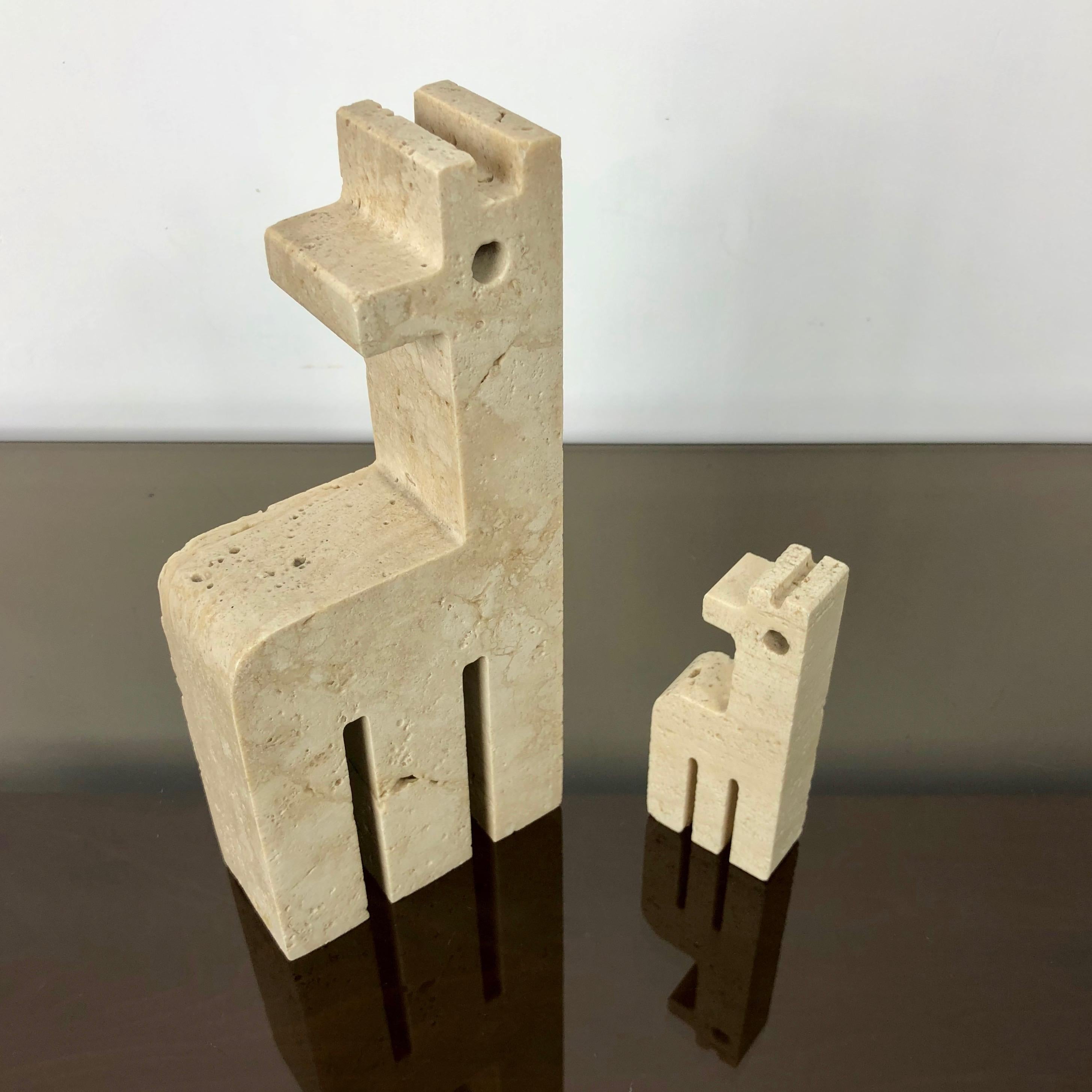 Pair of Travertine Marble Paperweight Giraffe by Fratelli Mannelli, Italy, 1970s In Good Condition In Rome, IT