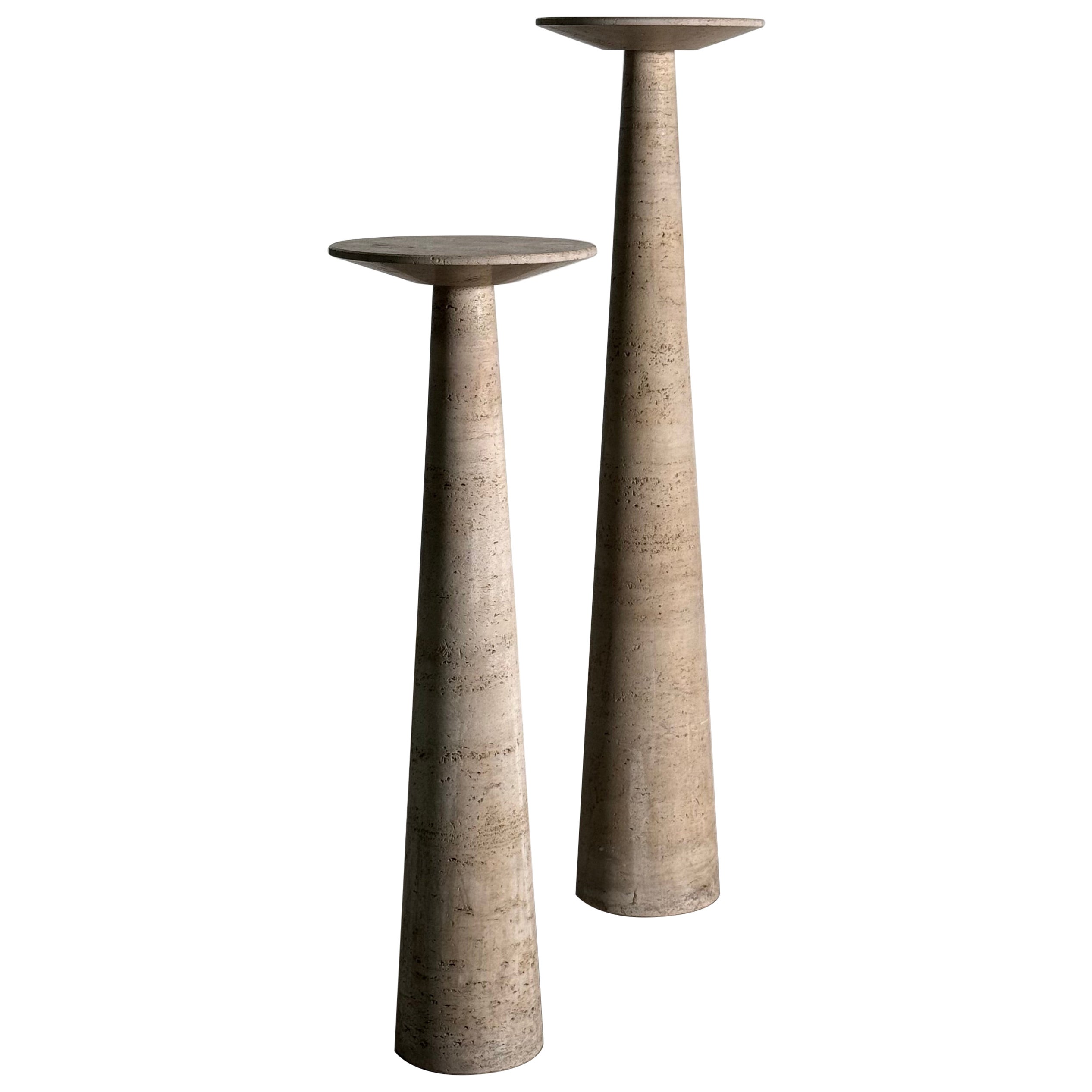 Paire de socles en travertin attribués à Angelo Mangiarotti pour Up & Up, années 1970 en vente