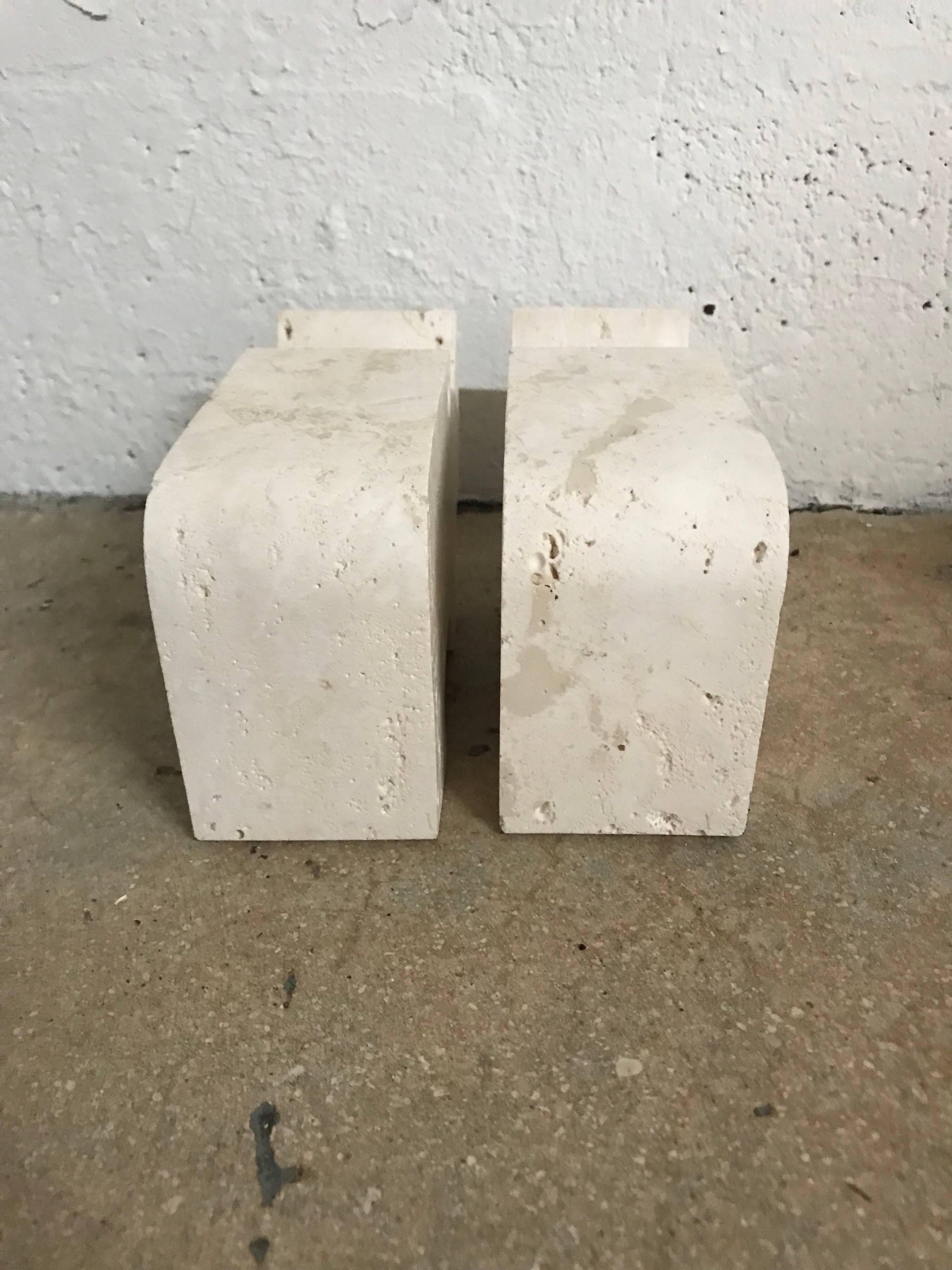 Pair of Italian Modern Travertine Rhinoceros Statues by Flli Mannelli for Raymor In Good Condition In Miami, FL