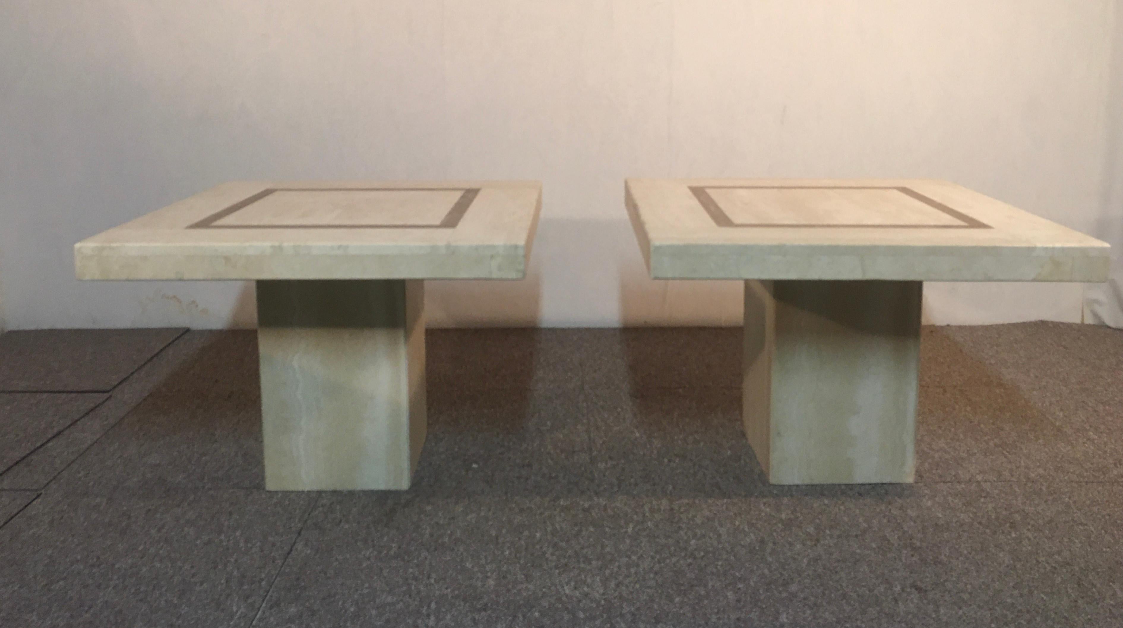 Pair of travertine tables from the 1980s, travertine marquetry with brown stone inlay on the top. The tray is separated from the base for transport. Side tables or side tables. Beautiful marble work.