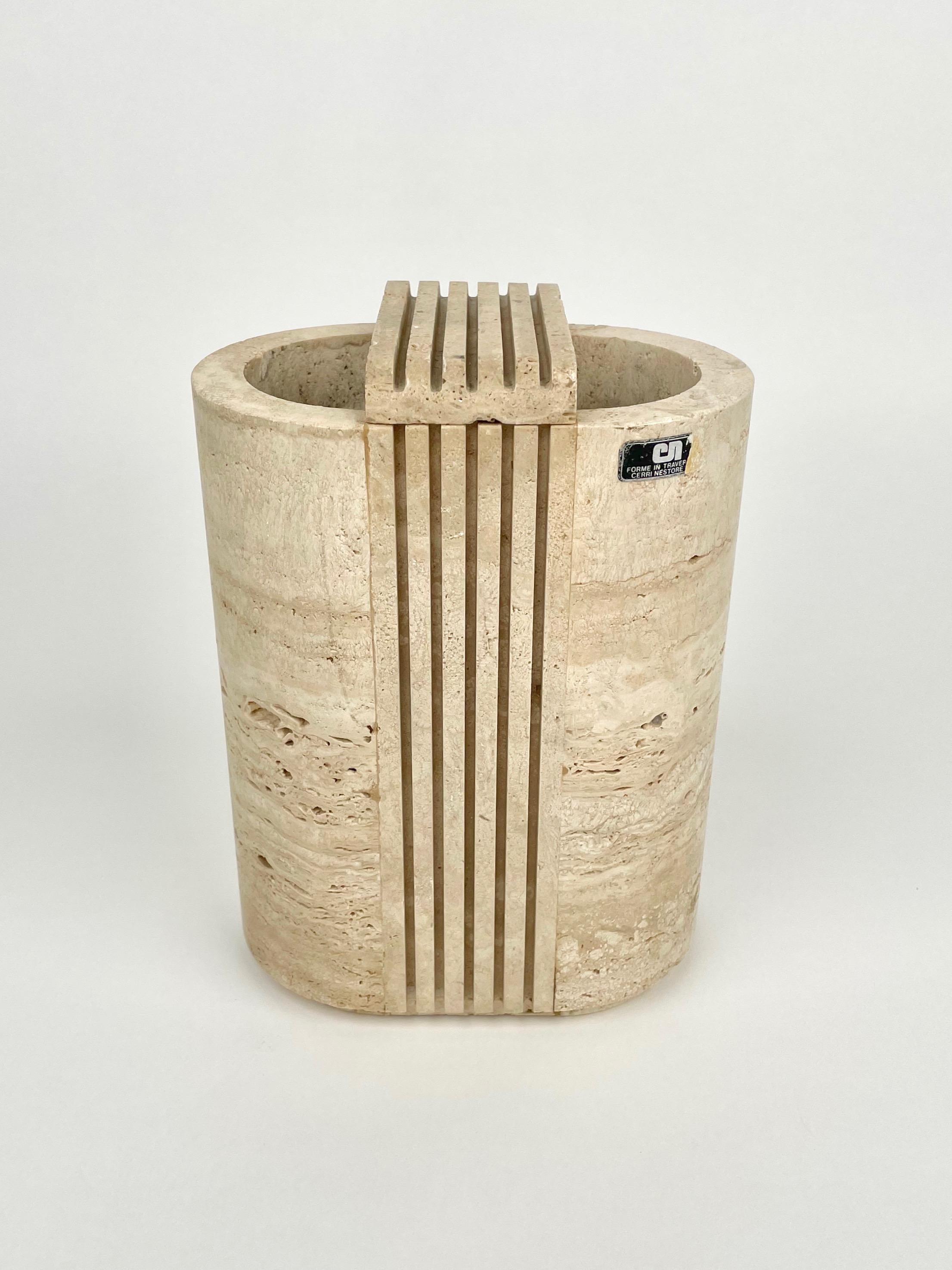 Pair of Travertine Vase by Cerri Nestore, Italy 1970s In Good Condition For Sale In Rome, IT