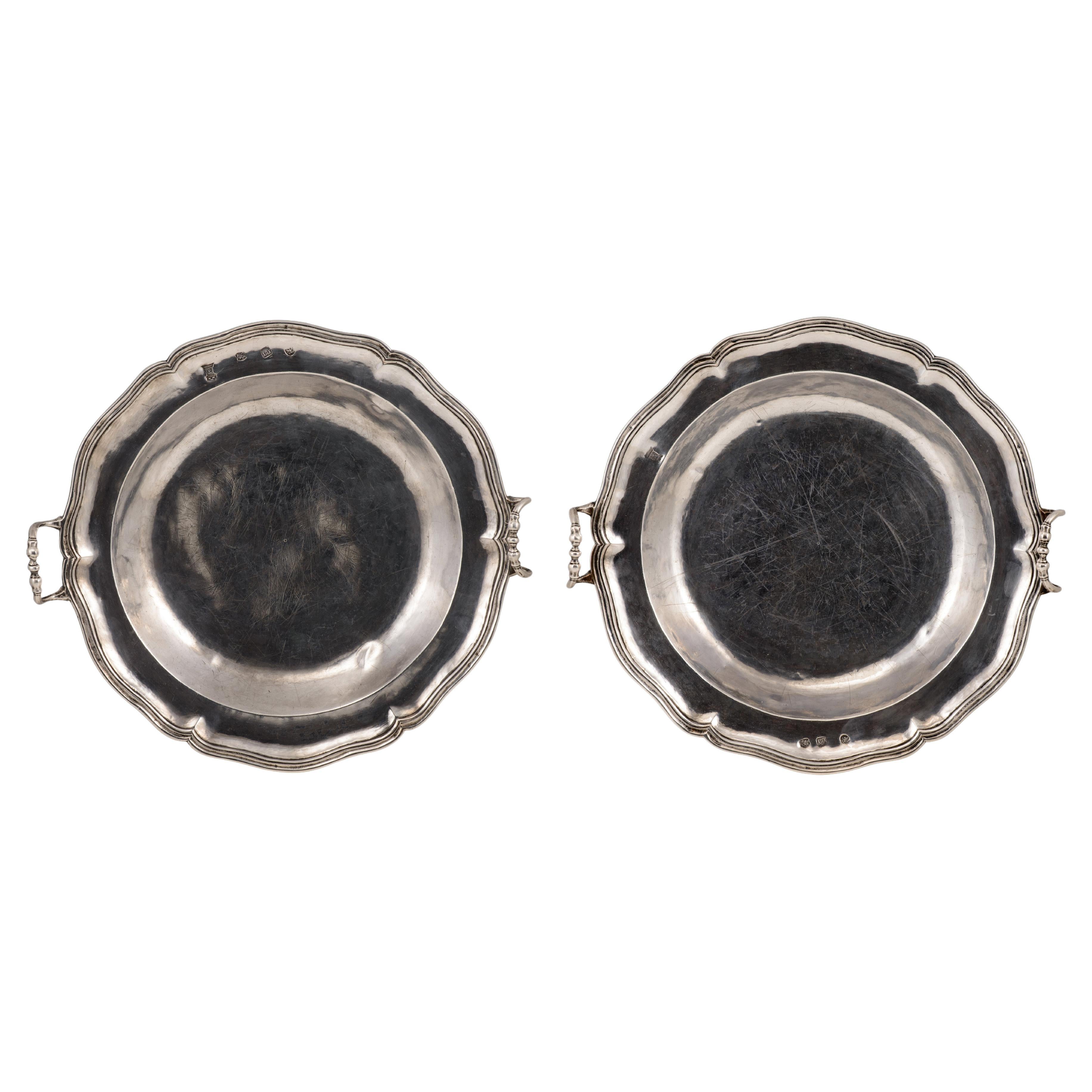 Pair of trays. Silver. GONZÁLEZ DE LA CUEVA, Diego (assayer). Mexico City, secon For Sale