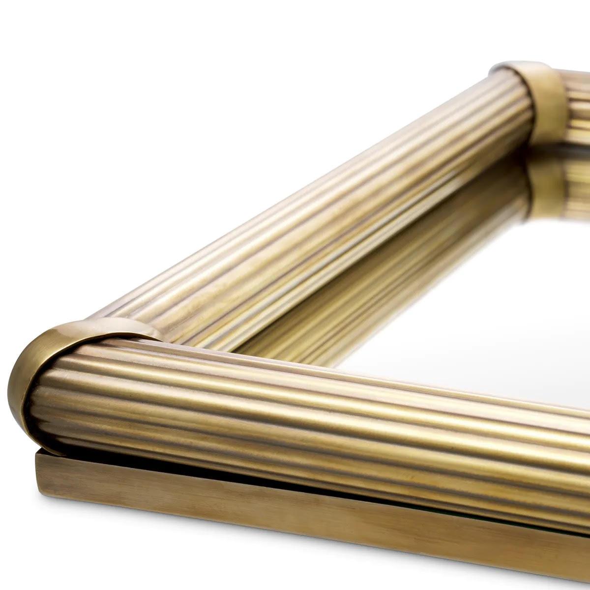 Pair of Trays, Vintage Brass Finish, an Iconic Piece that Exudes Sophistication. Neuf - En vente à Saint-Ouen, FR