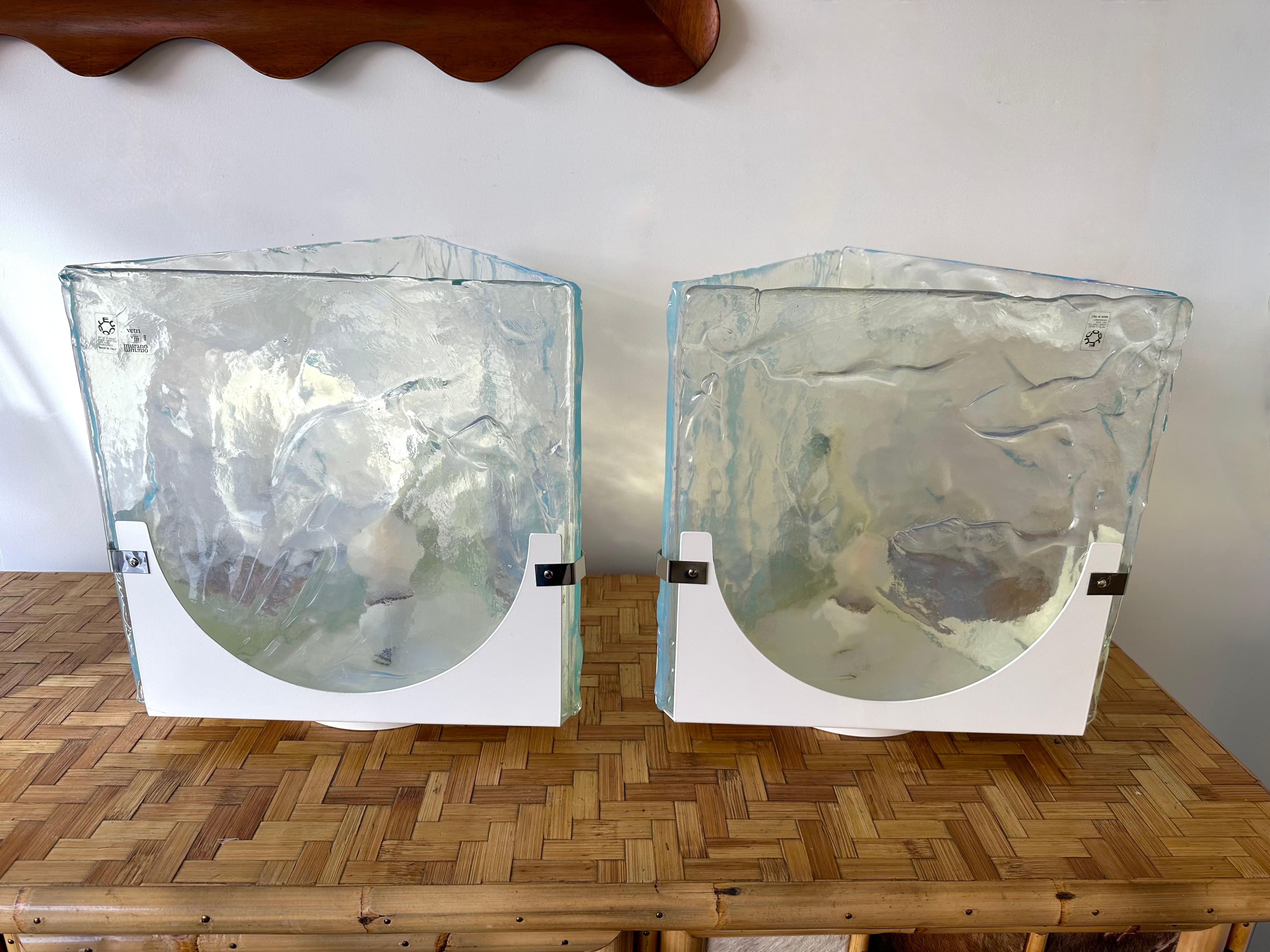 Mid-Century Modern Pair of Triangle Lamps Opalescent Murano Glass by Leucos, Italy, 1980s For Sale