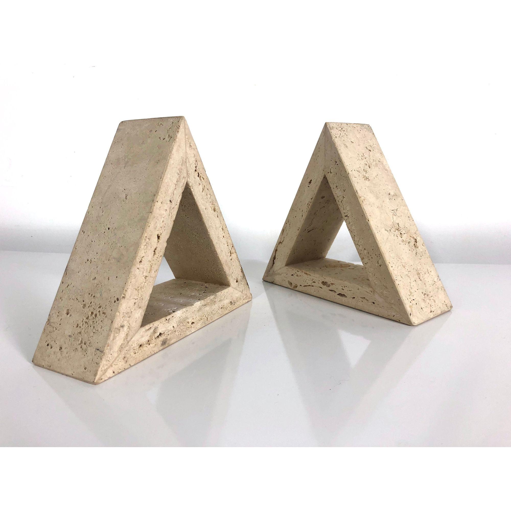 Pair of Triangle Travertine Bookends by Fratelli Mannelli, 1960s In Good Condition For Sale In Troy, MI
