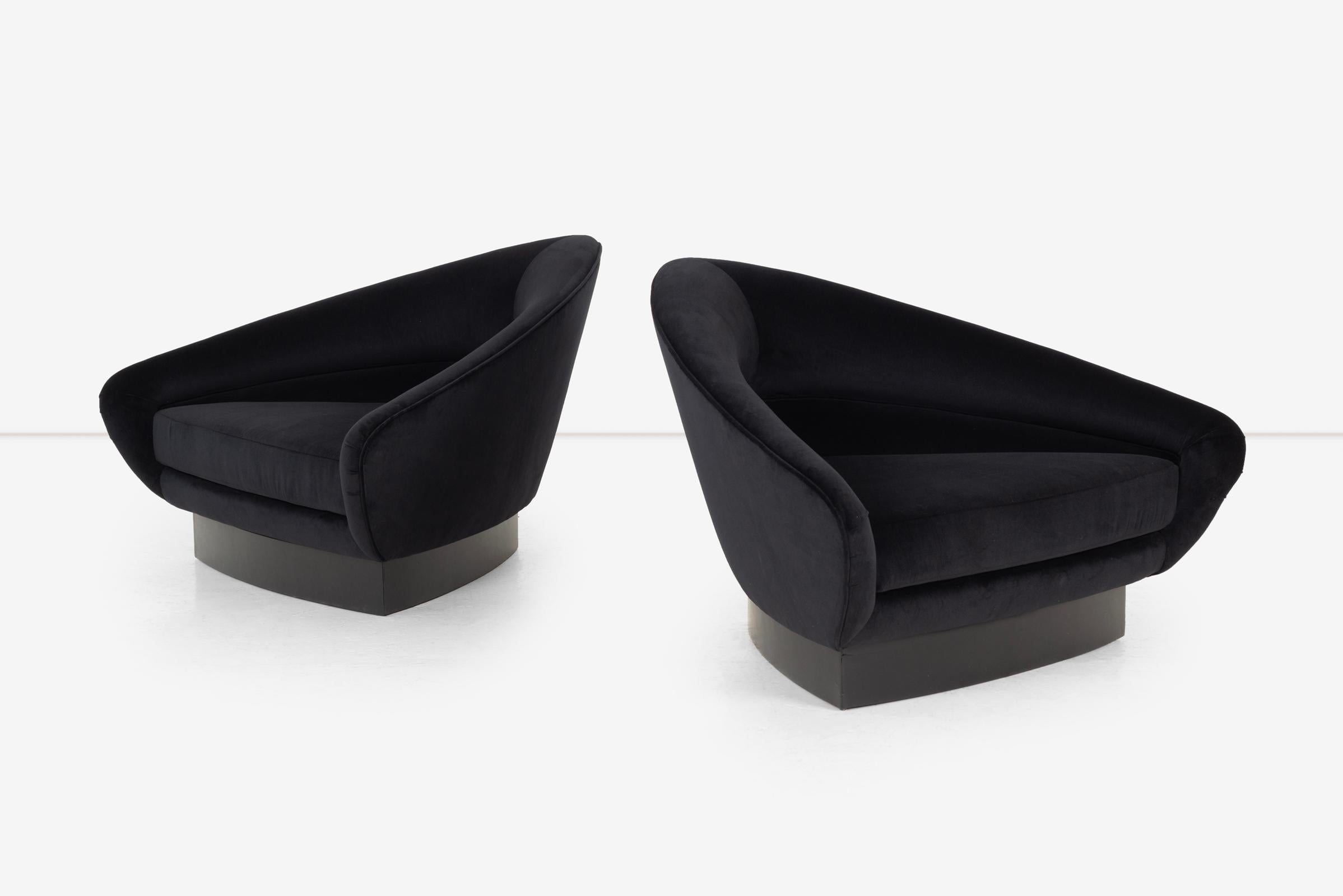 Mid-Century Modern Paire de chaises longues triangulaires dans le style d'Adrian Pearsall en vente