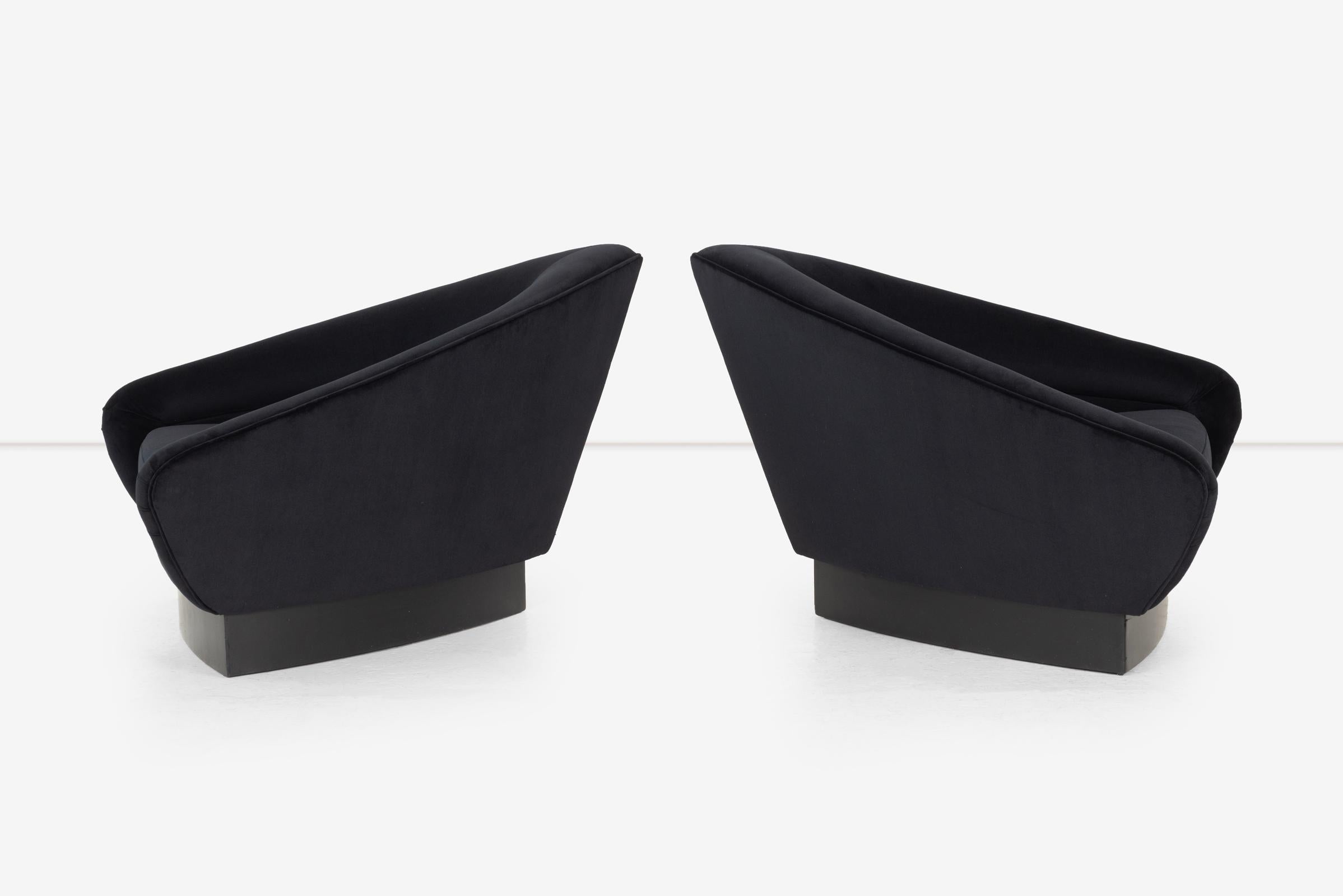 Américain Paire de chaises longues triangulaires dans le style d'Adrian Pearsall en vente