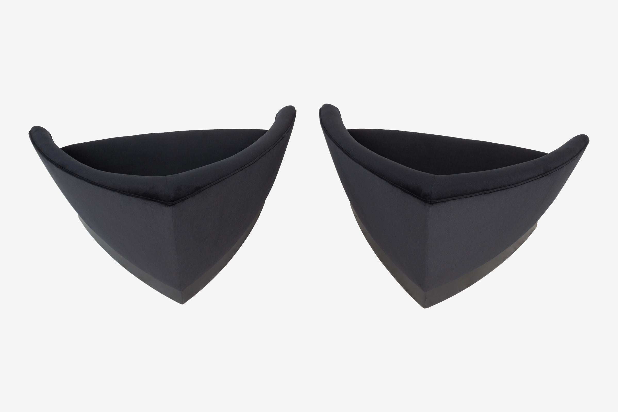Milieu du XXe siècle Paire de chaises longues triangulaires dans le style d'Adrian Pearsall en vente