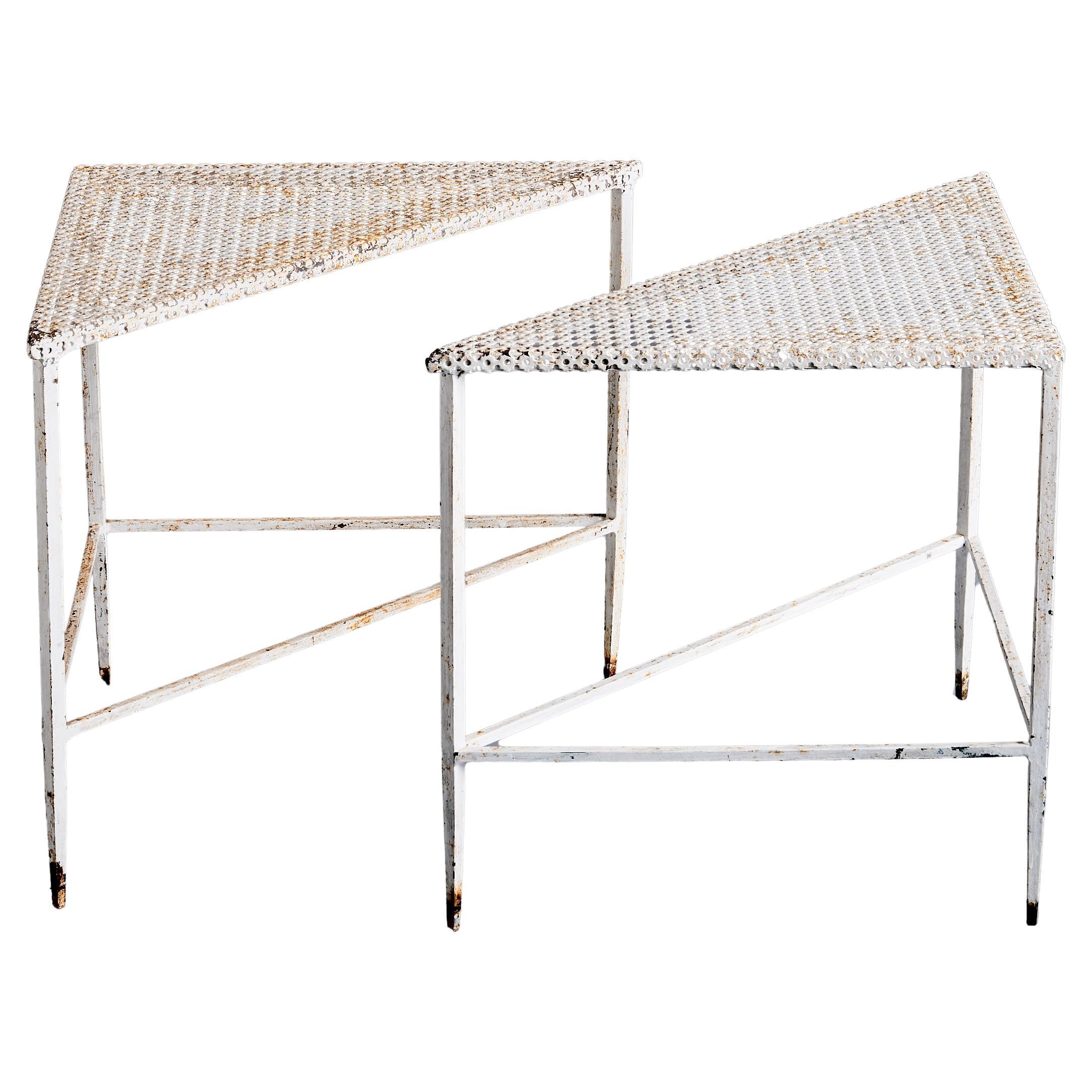 Pair of Triangular Side Tables by Mathieu Matégot France - 1950s en venta