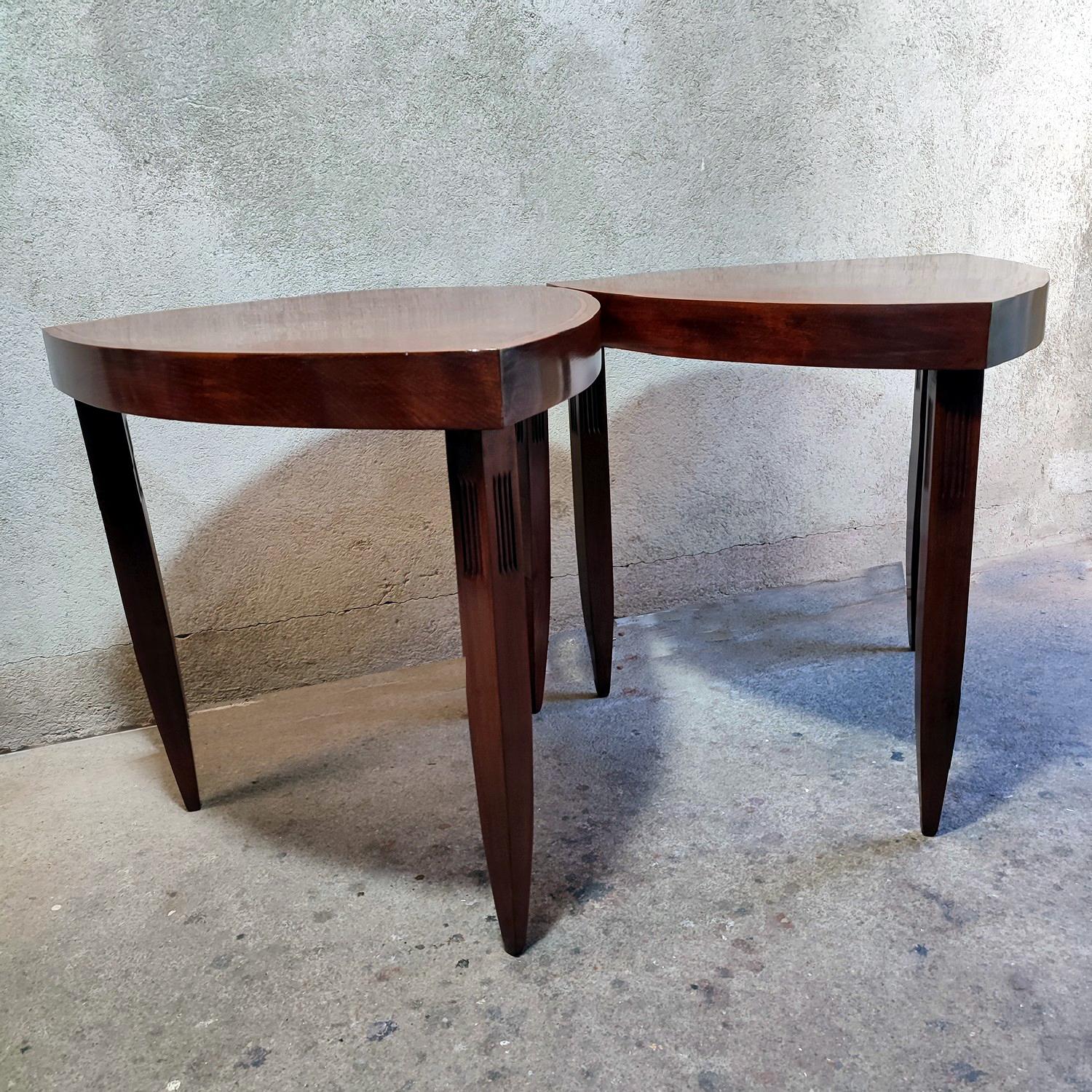 Mid-Century Modern Pair of Triangular Side Tables For Sale
