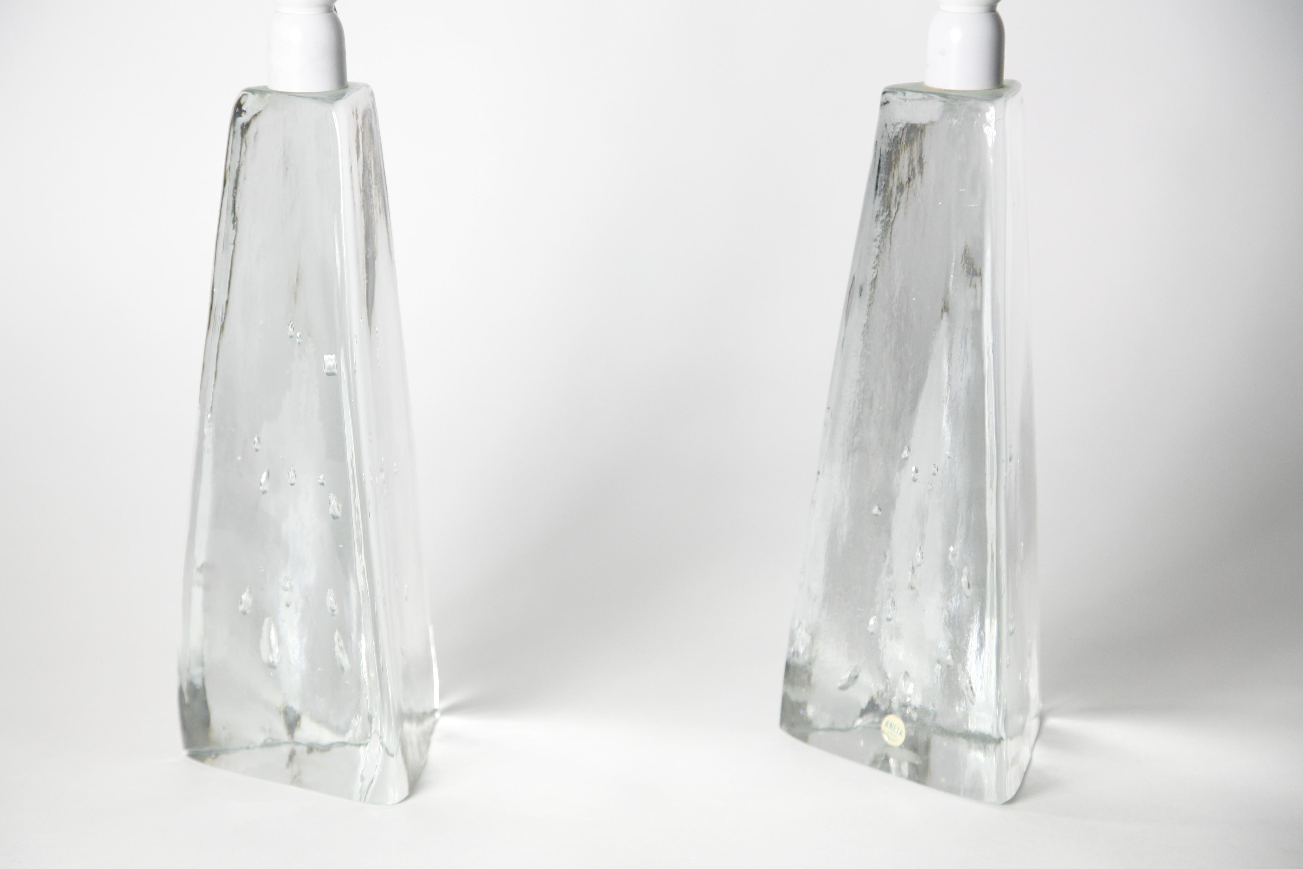 Pair of Triangular Solid Clear Aneta Lamps, Sweden, 1980 In Excellent Condition In Bronx, NY