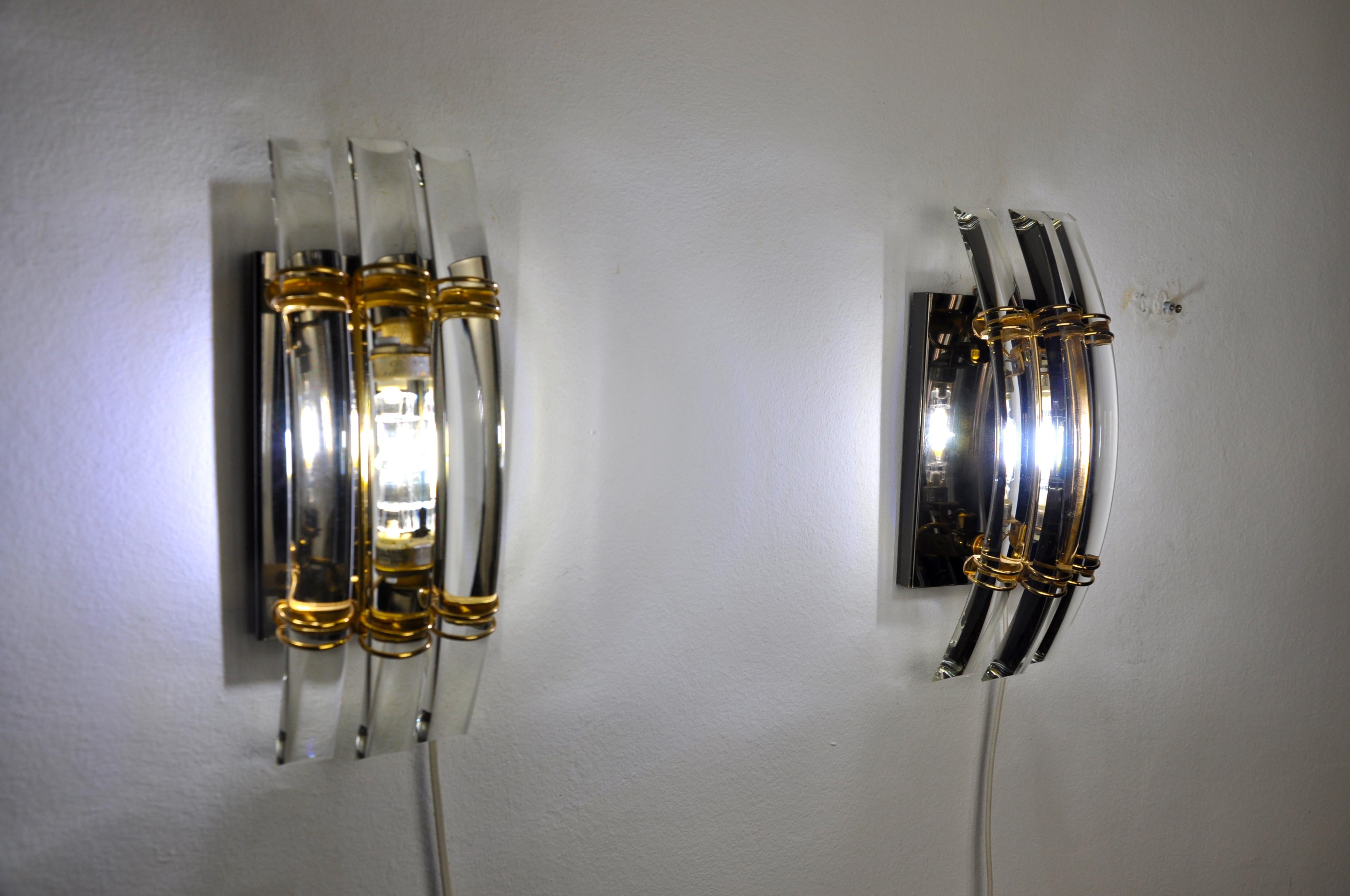 Crystal Pair of Triedi Murano sconces, Italy, 1970 For Sale