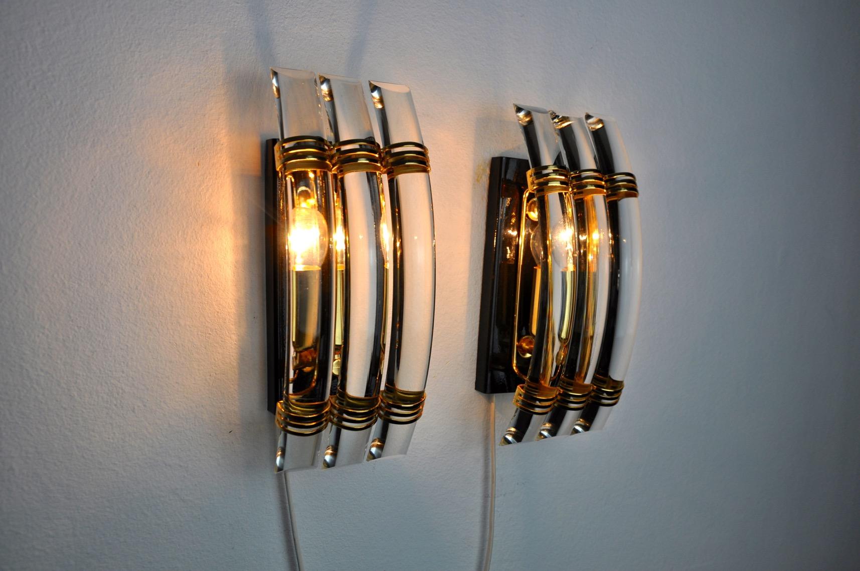 Crystal Pair of Triedi Murano Sconces, Italy, 1970 For Sale