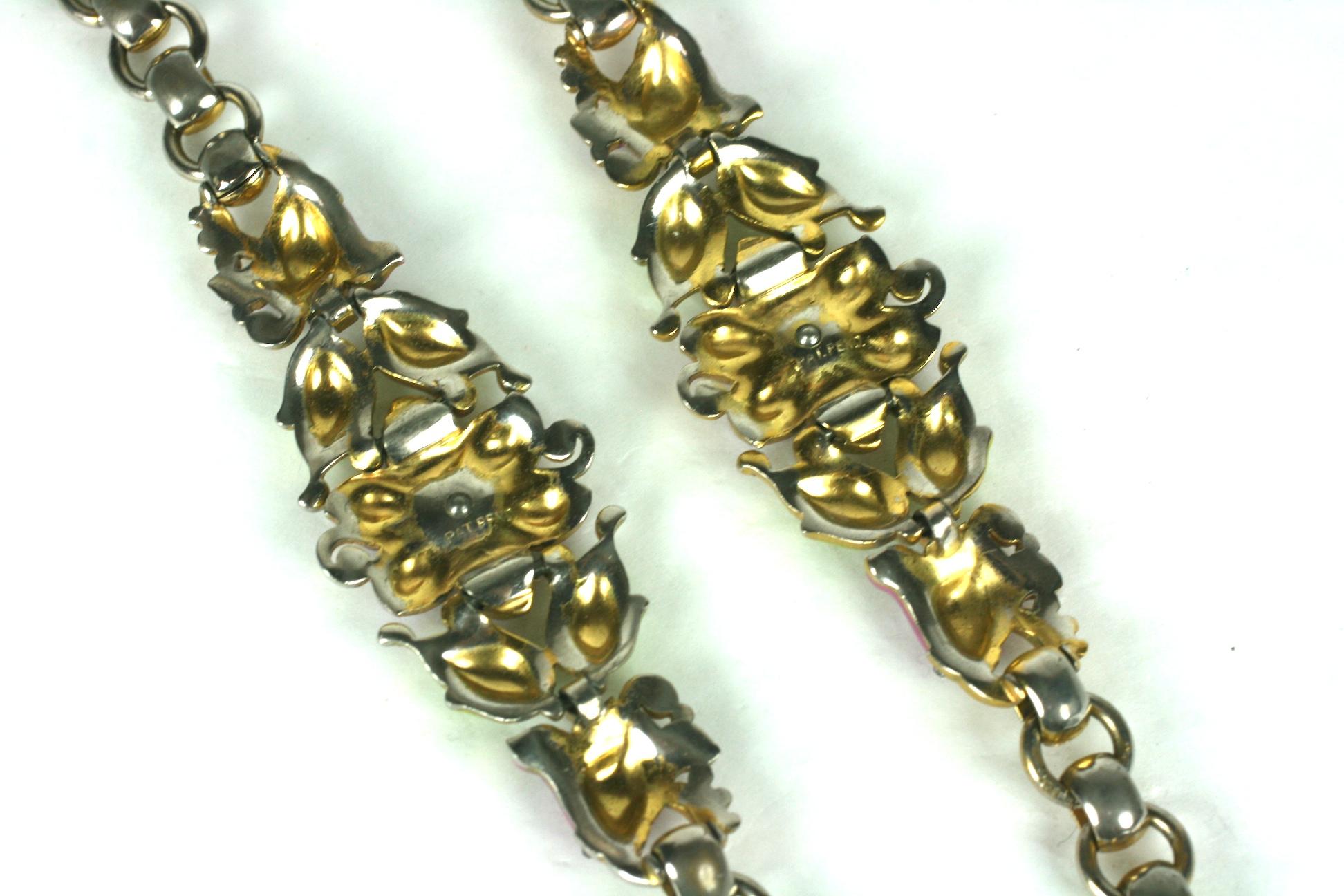 Paire de bracelets en émail Trifari « Rue de la Paix » en forme de campanules, Alfred Phillipe Bon état - En vente à New York, NY