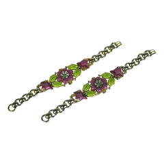 Coppia di bracciali Trifari "Rue de la Paix" con smalto a campana, Alfred Phillipe