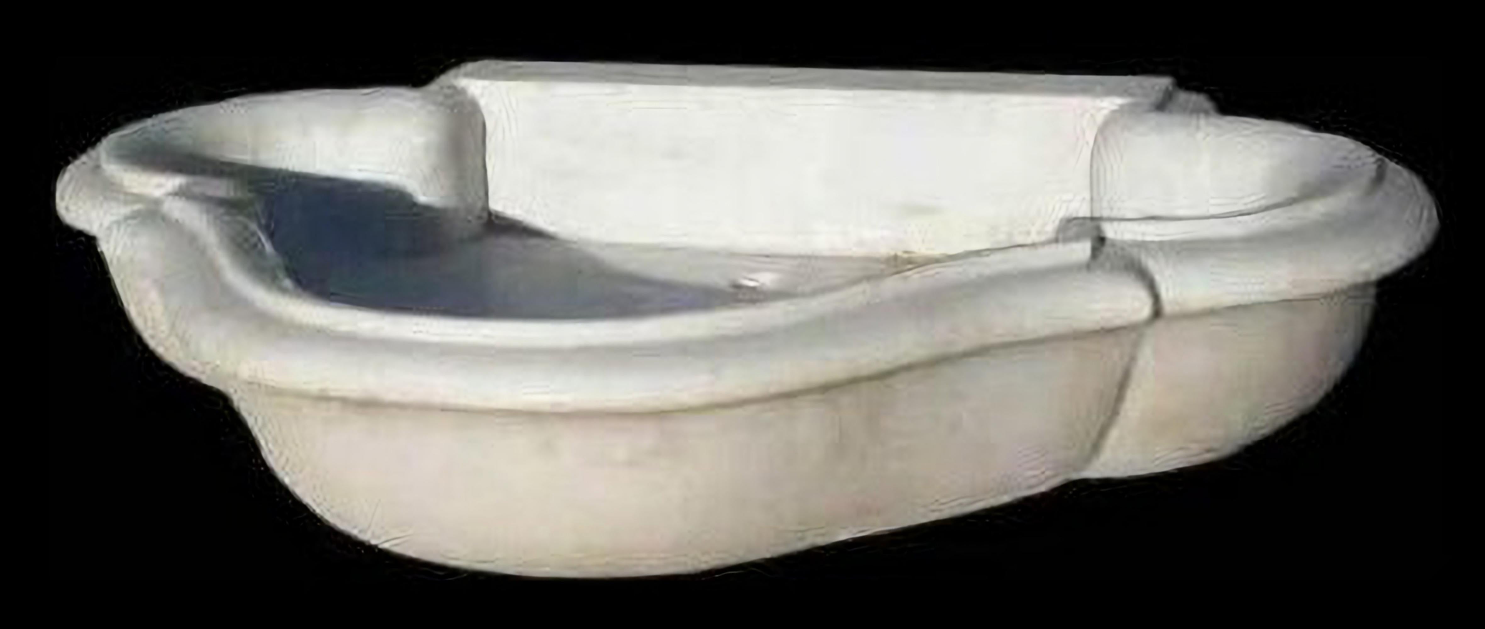 Hand-Crafted PAIR OF TRILOBE SINK IN BIANCO CARRARA MARBLE 20th Century For Sale