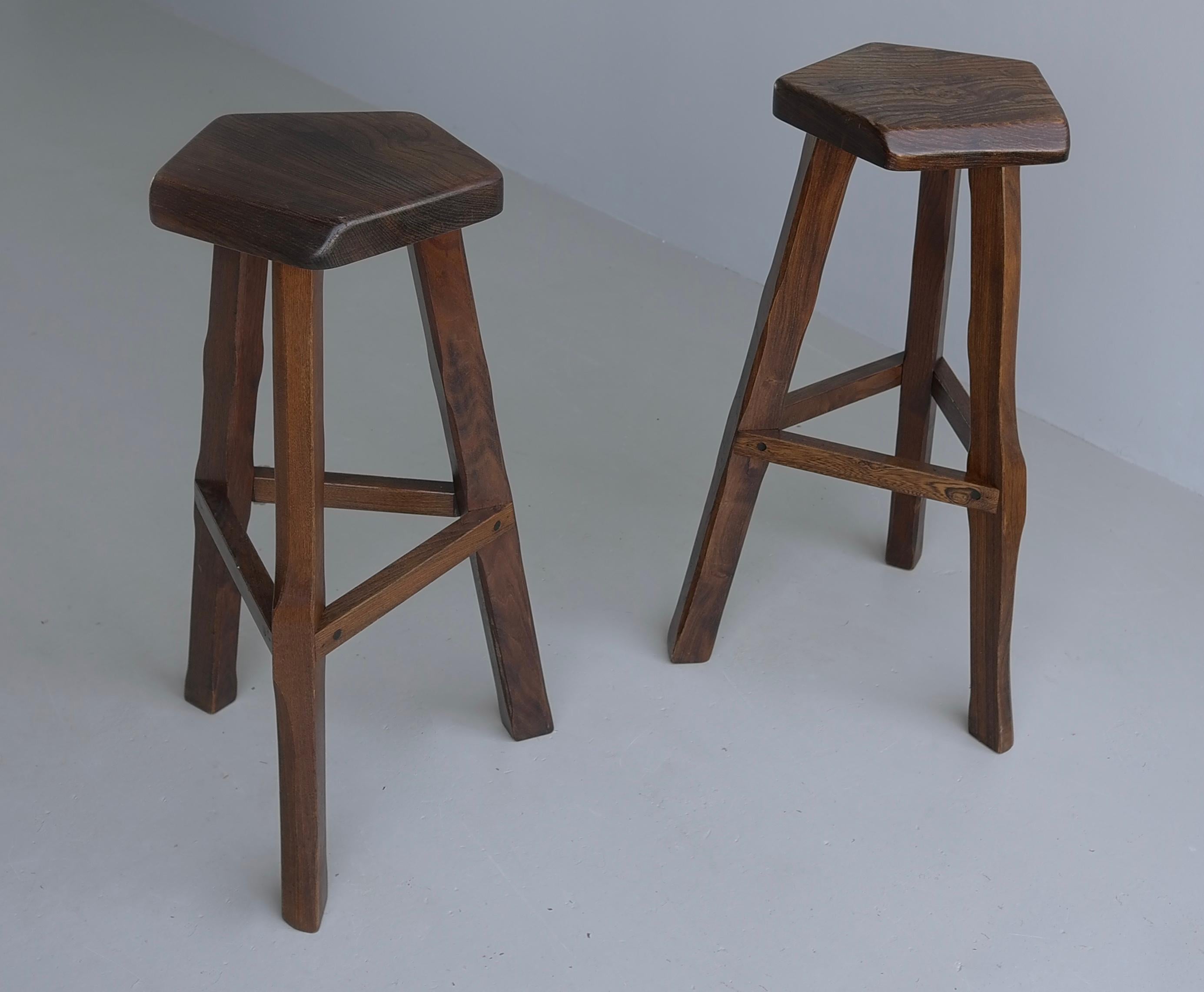 Pair of Tripod Curved Bar Stools in Solid Elm Wood by Aranjou, France, 1960's For Sale 4