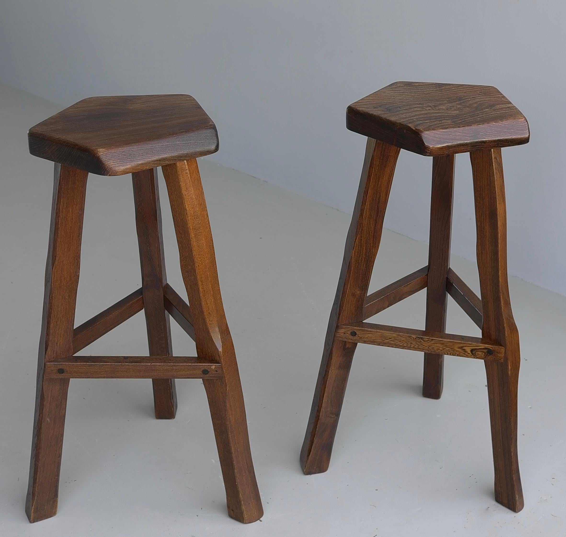 Pair of Tripod Curved Bar Stools in Solid Elm Wood by Aranjou, France, 1960's For Sale 2