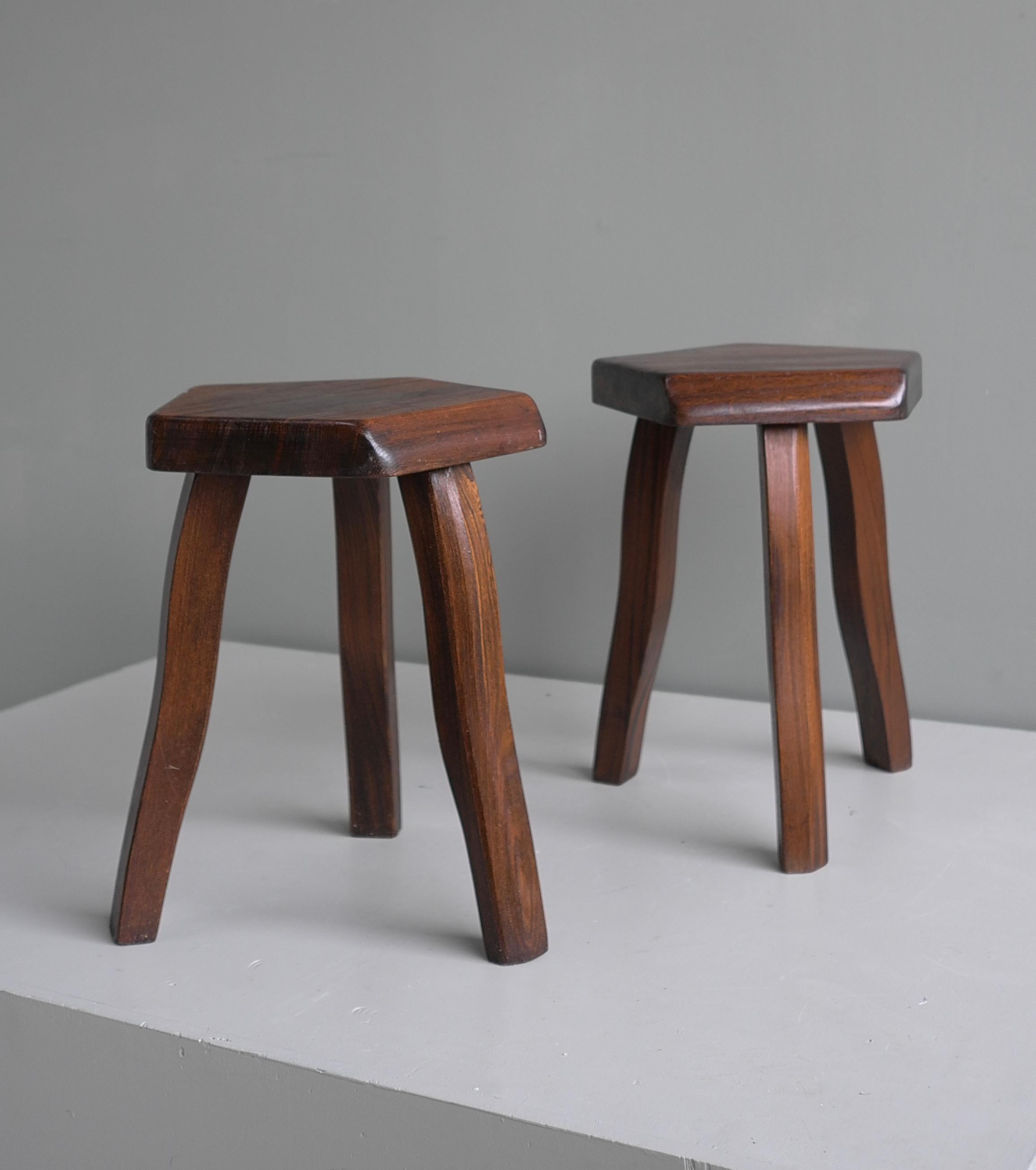 Pair of Tripod Curved Stools in Solid Elm Wood by Aranjou, France, 1960's 6