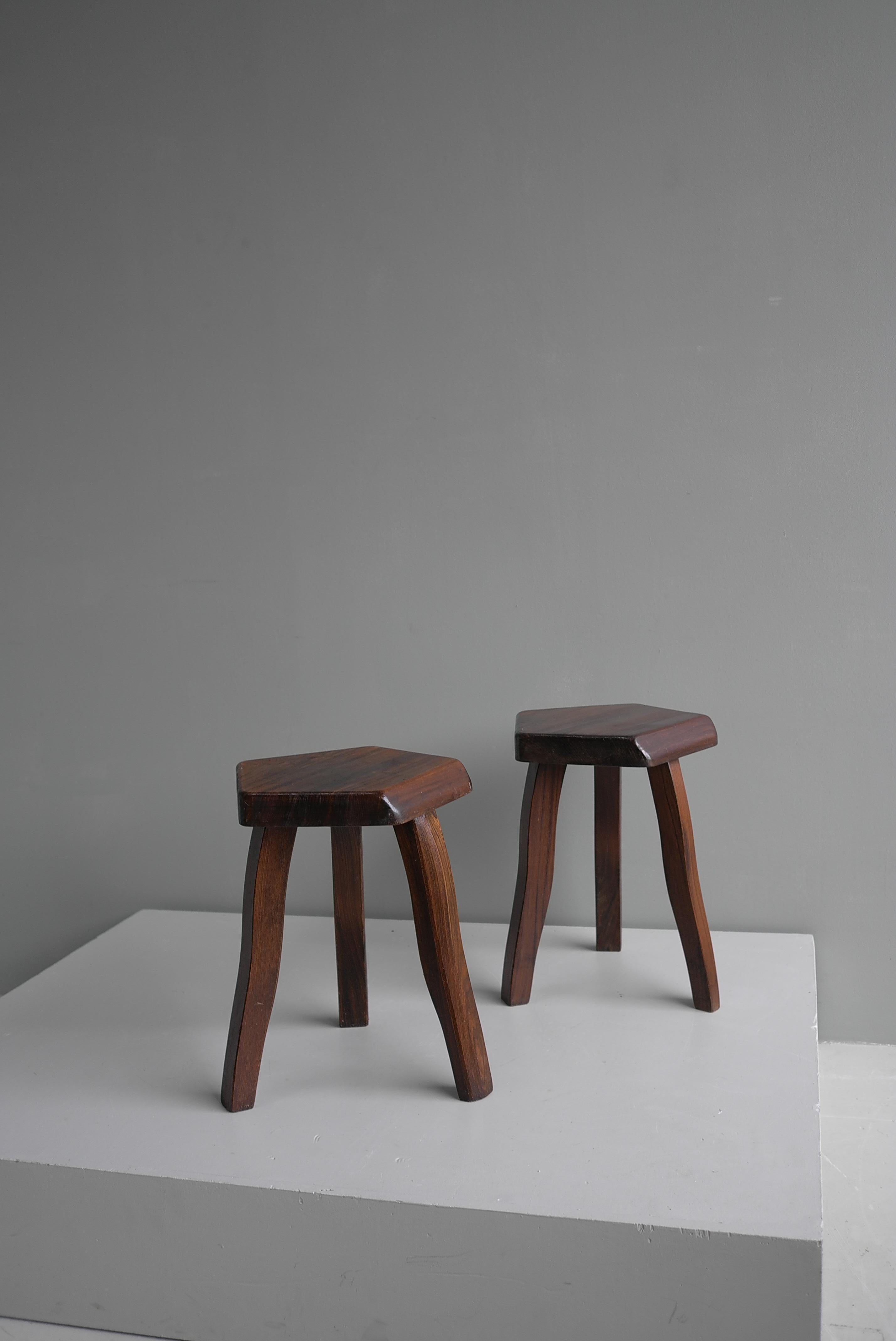 Pair of Tripod Curved Stools in Solid Elm Wood by Aranjou, France, 1960's 3