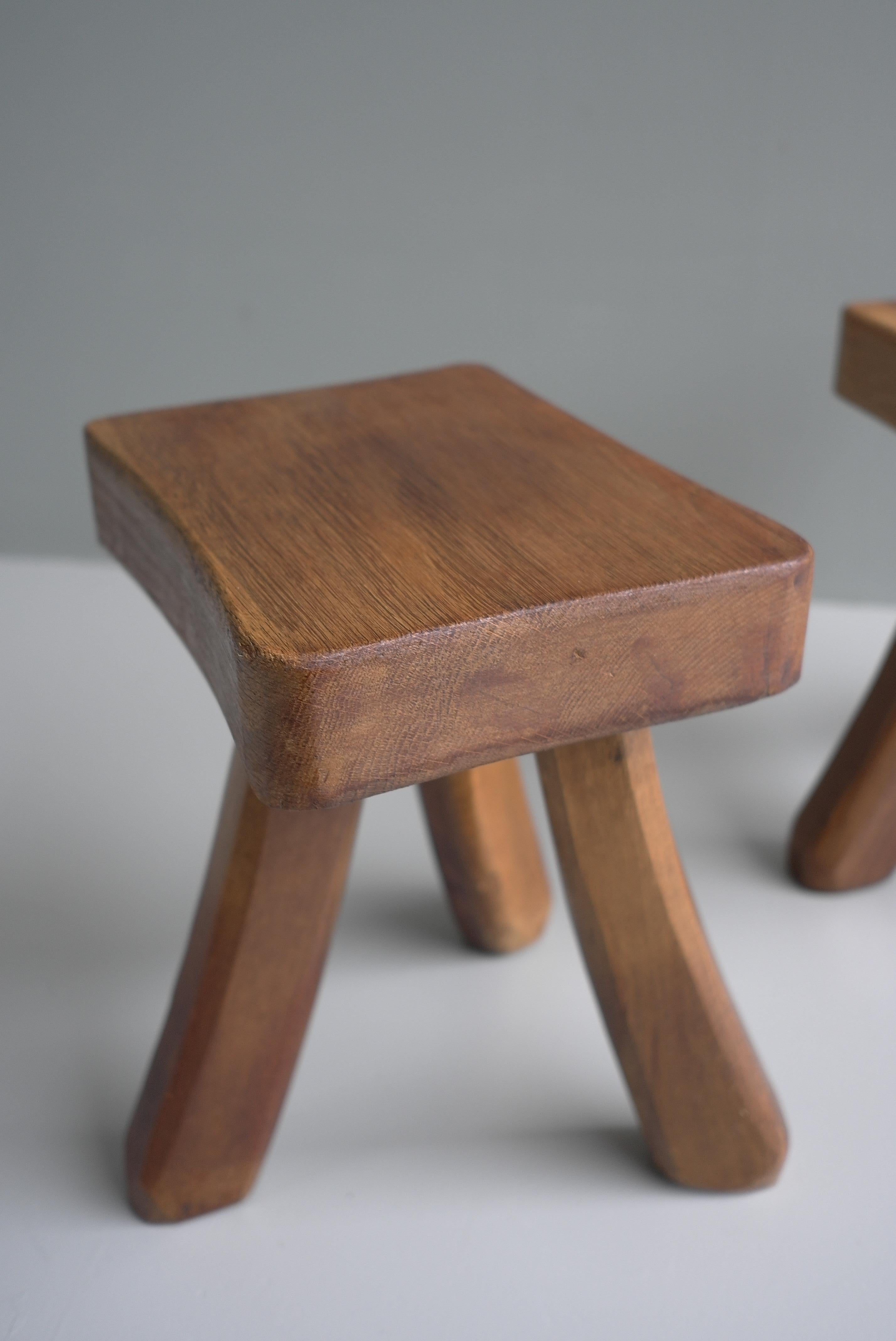 Mid-Century Modern Pair of Tripod Curved Stools in Solid Oak, France, 1960's