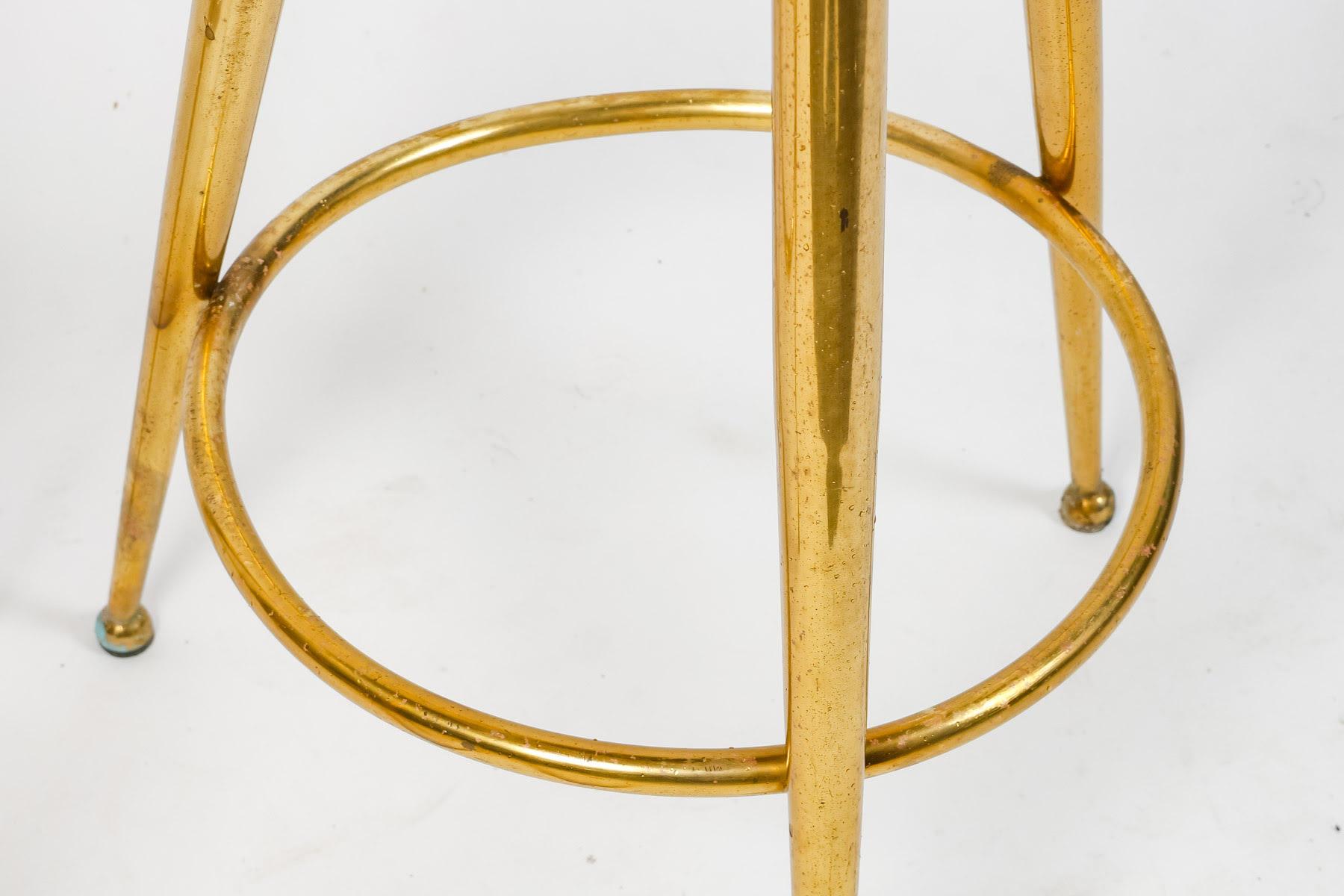 Pair of Tripod Stools by Gio Ponti (1891-1979). In Good Condition For Sale In Saint-Ouen, FR