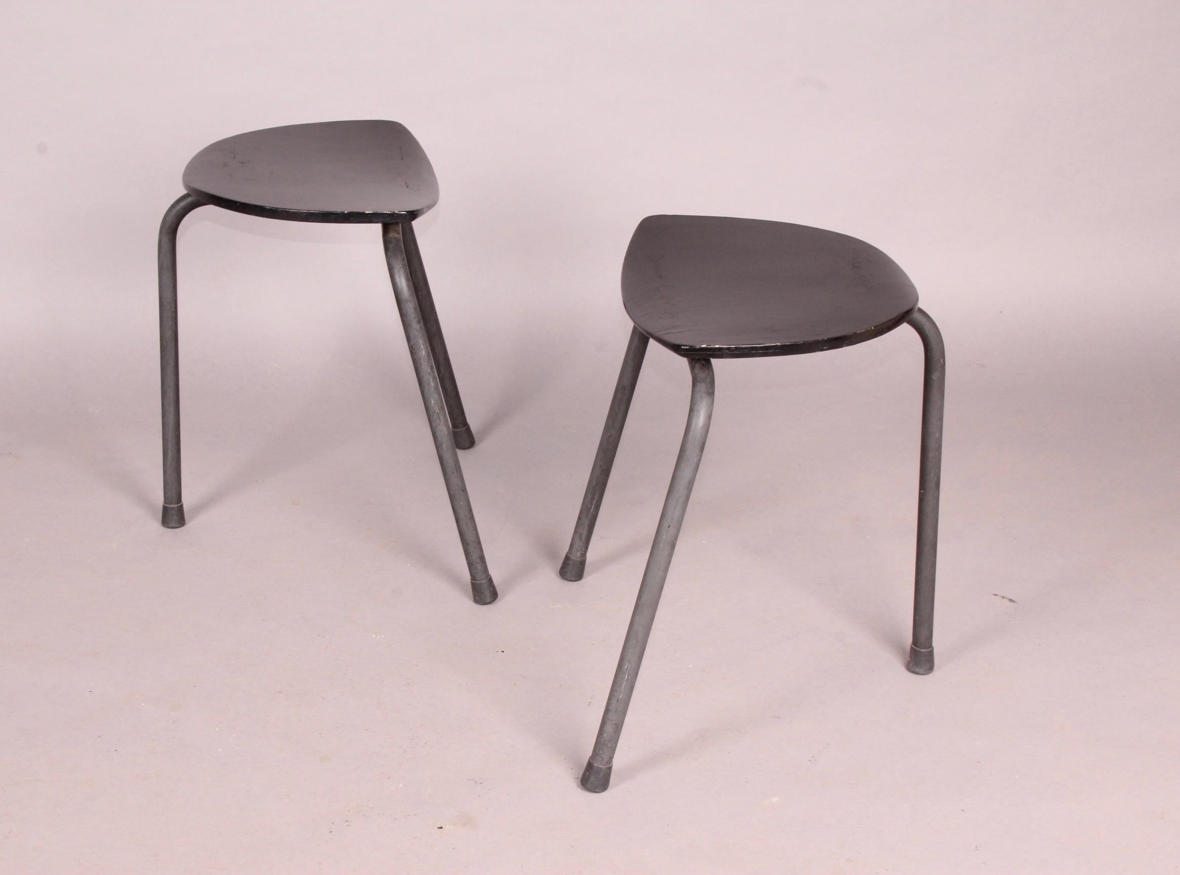 Pair of Tripode Stools In Fair Condition In grand Lancy, CH
