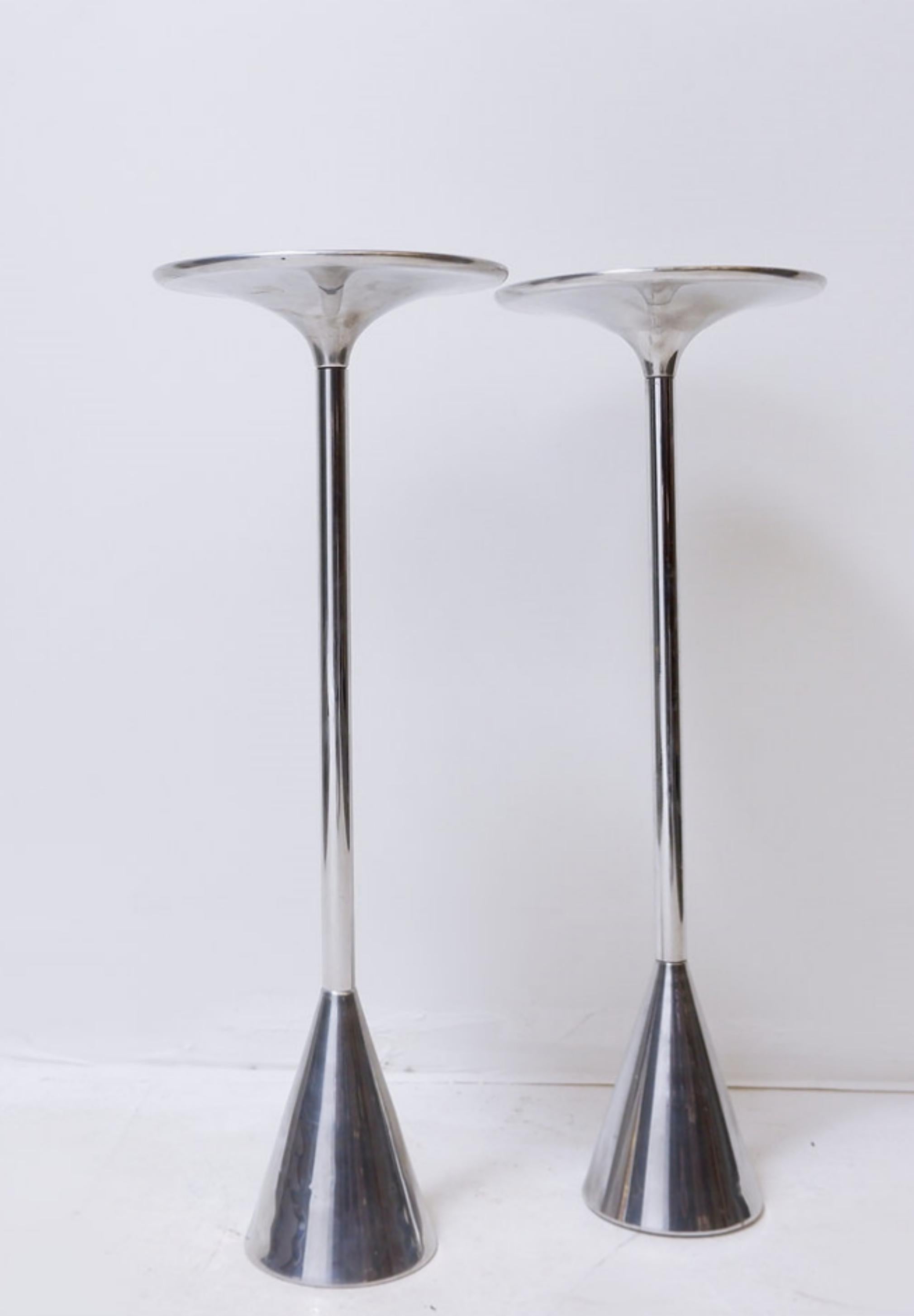 Pair of 
Trix
 side tables - Nienkämper International