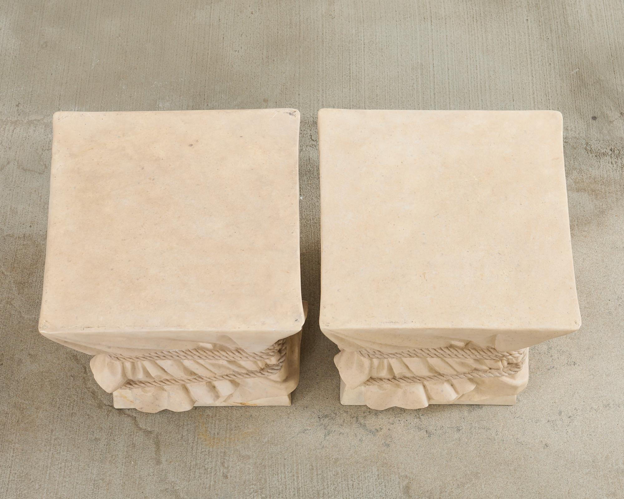 Paire de tables à boire en trompe l'Oeil d'après I John Dickinson Bon état - En vente à Rio Vista, CA